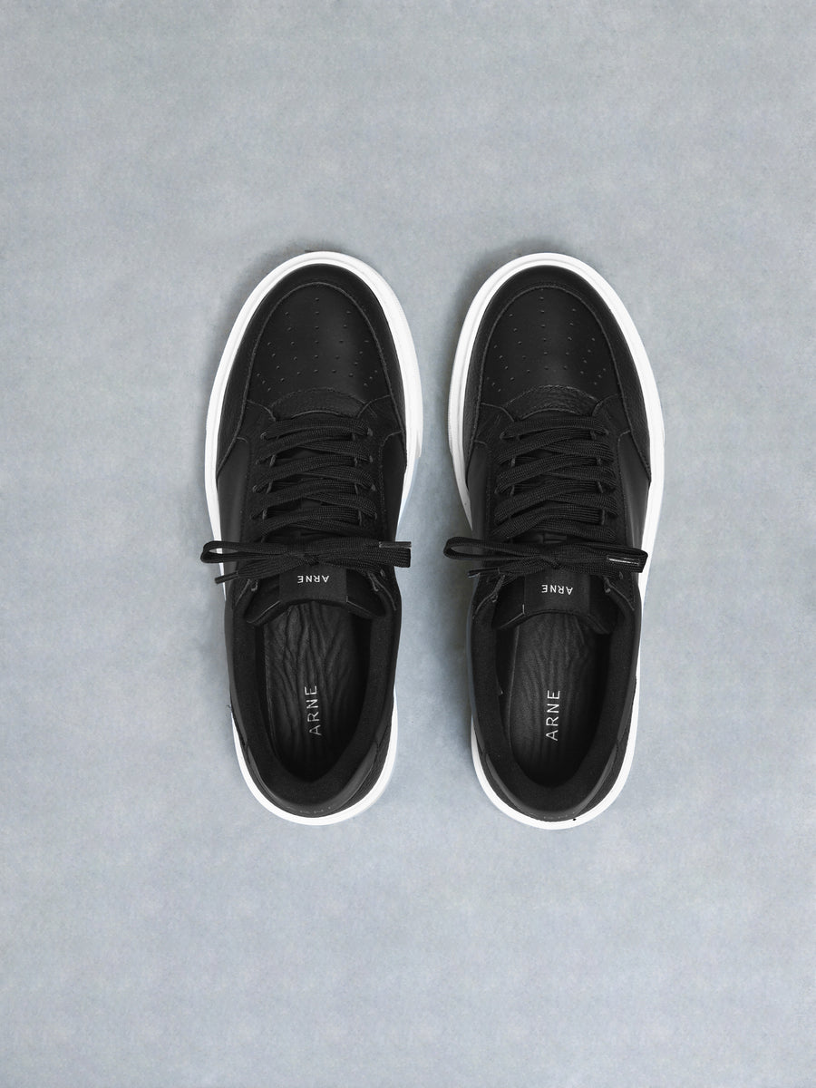 Court Trainer 2.0 in Black White