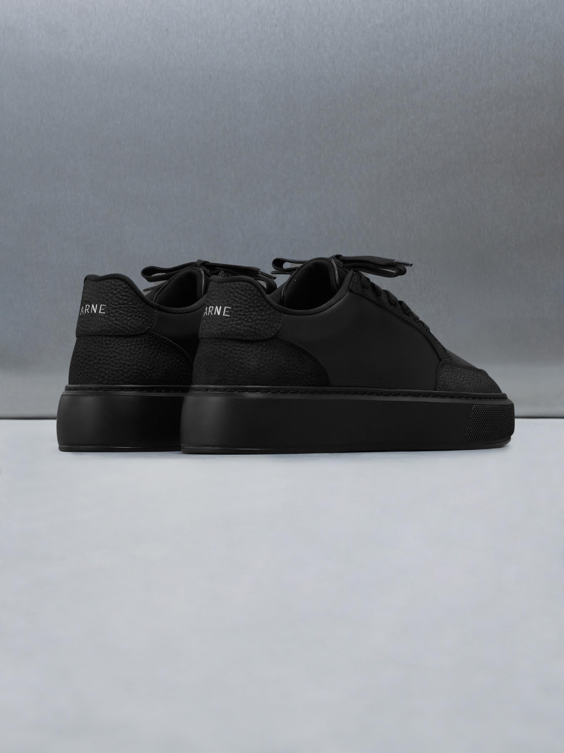 Court Trainer in Triple Black ARNE UK