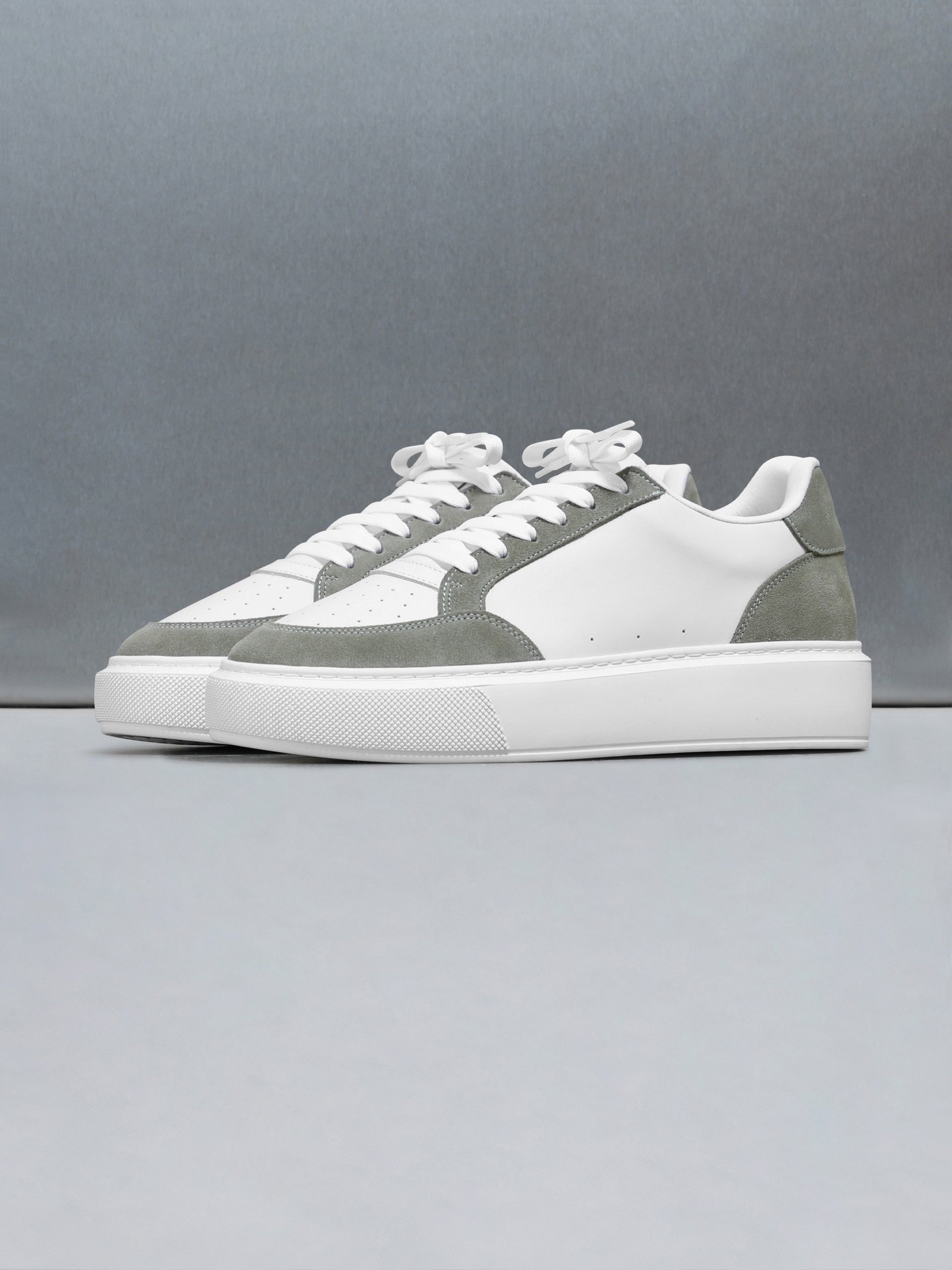 Court Trainer 2.0 in White Sage