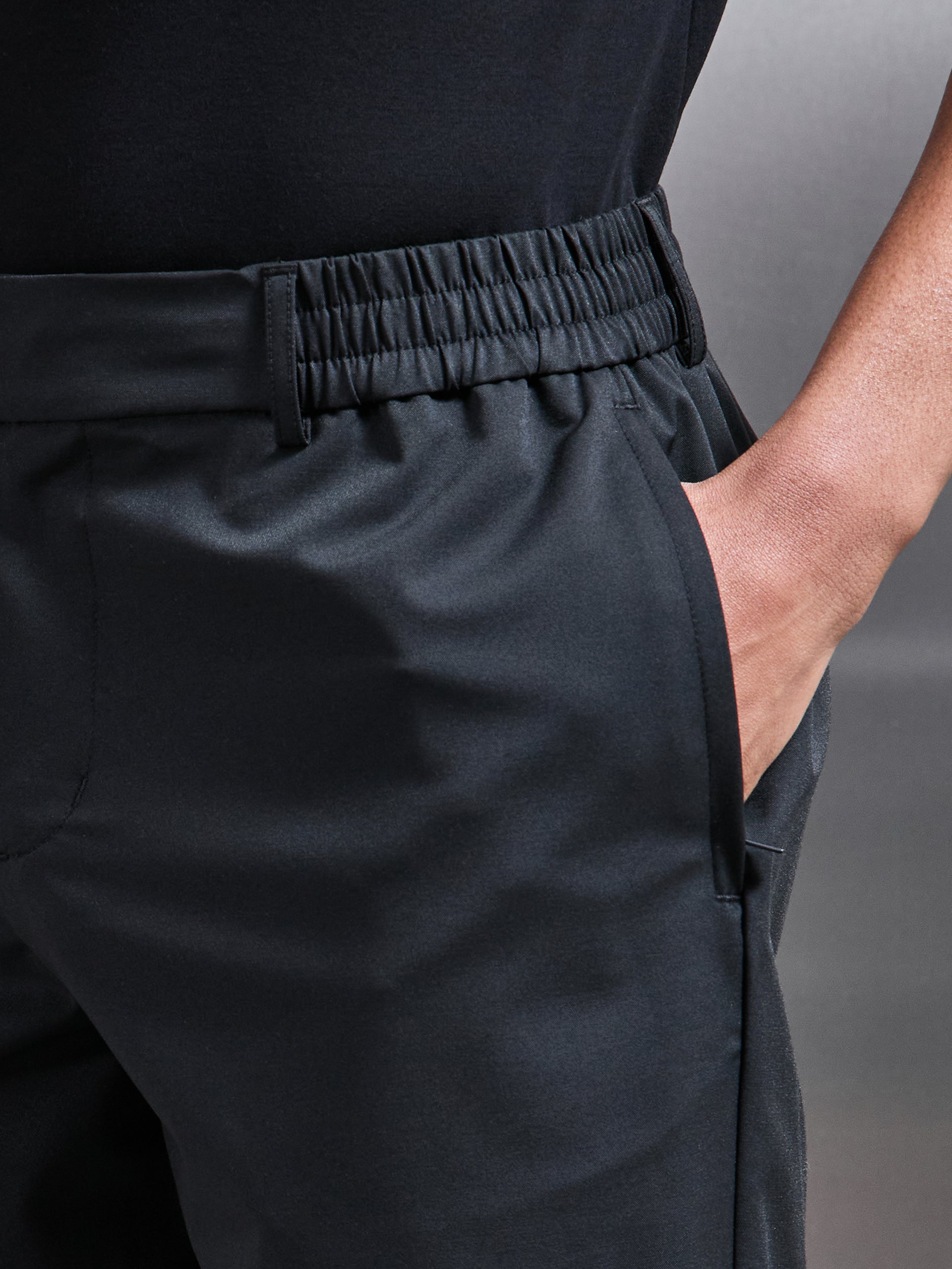Crease Resistant Stretch Chino Short in Black