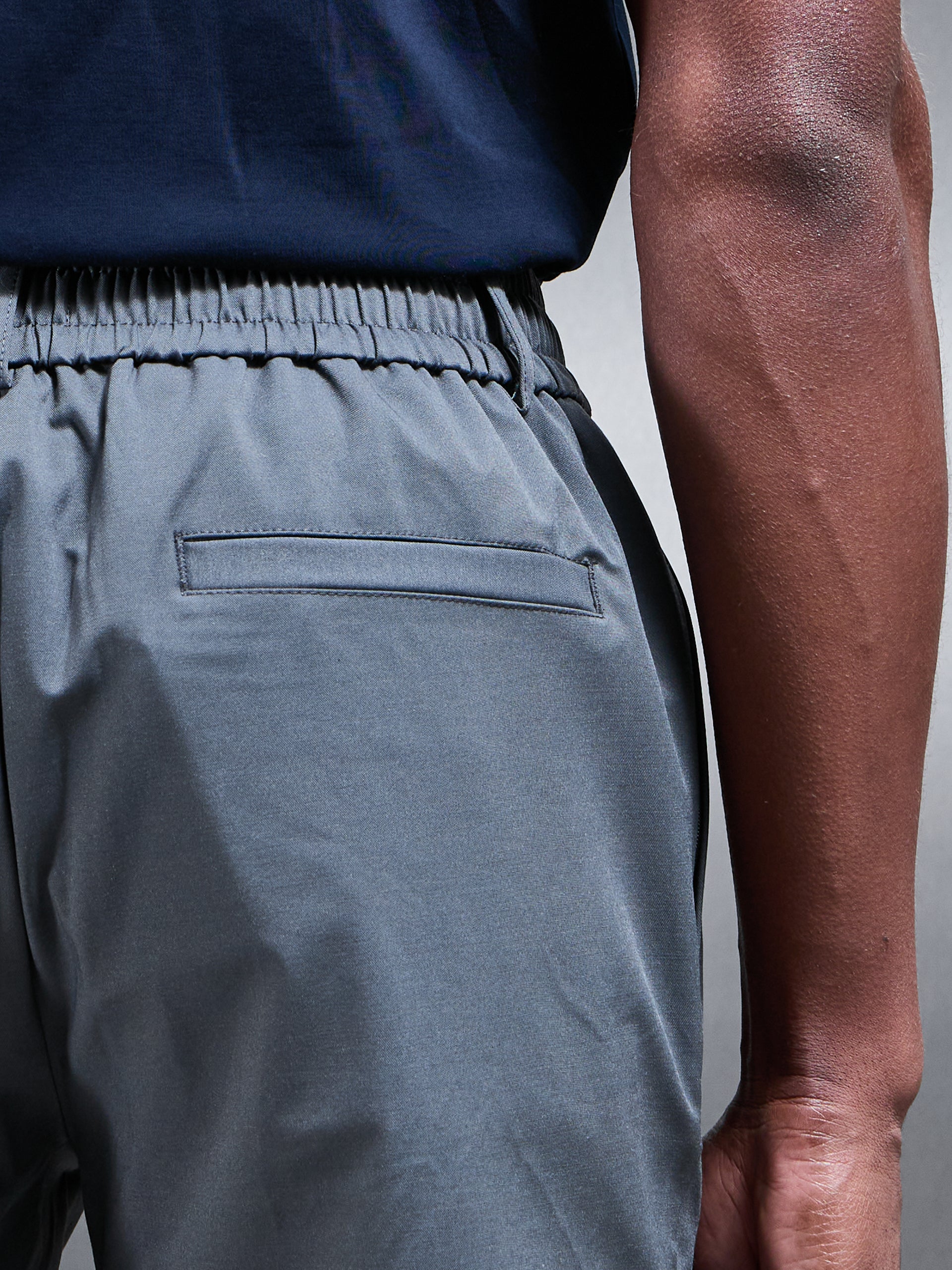 Crease Resistant Stretch Chino Short in Grey