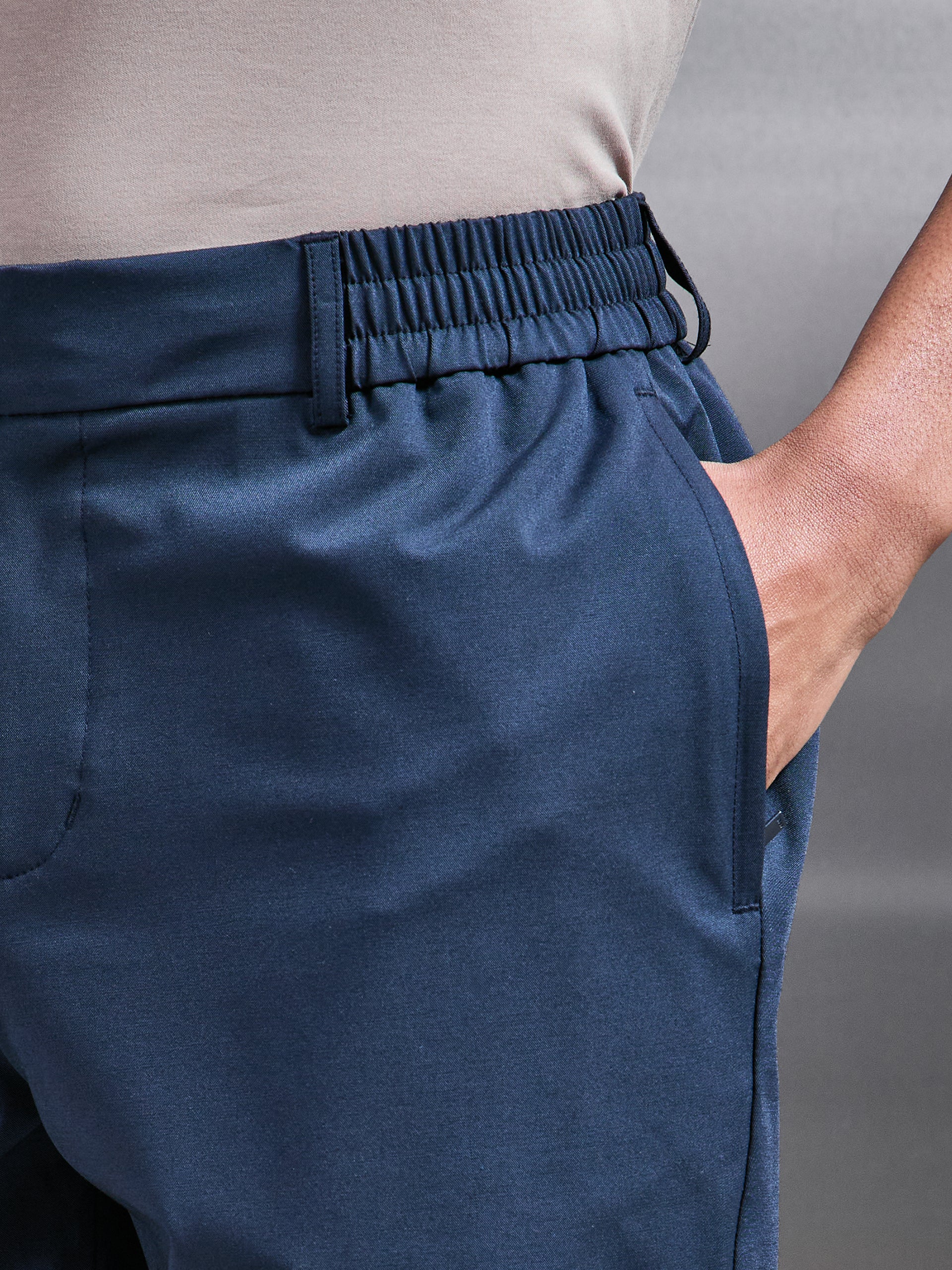 Crease Resistant Stretch Chino Short in Navy