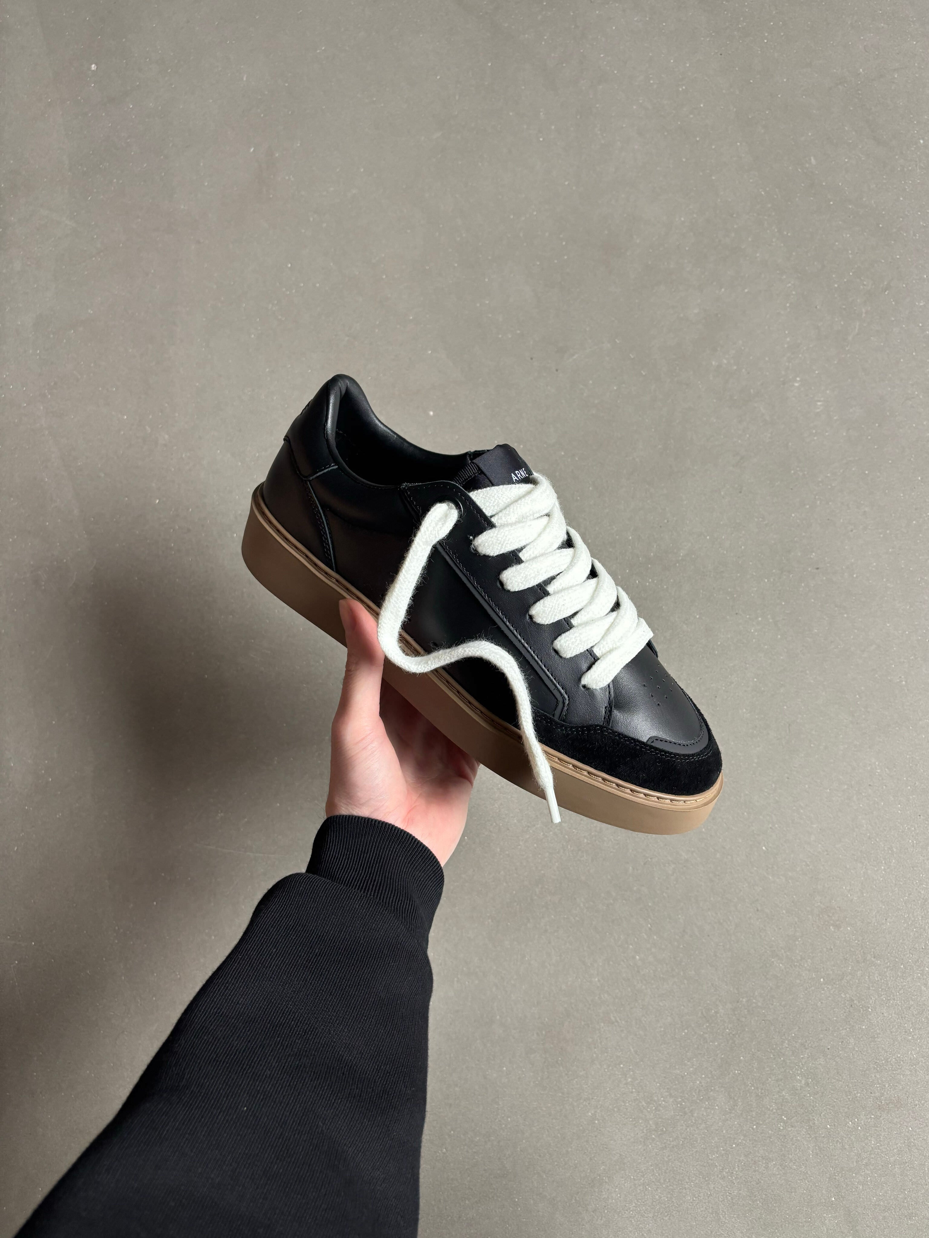 Chunky Mid Essential Leather Trainer in Black