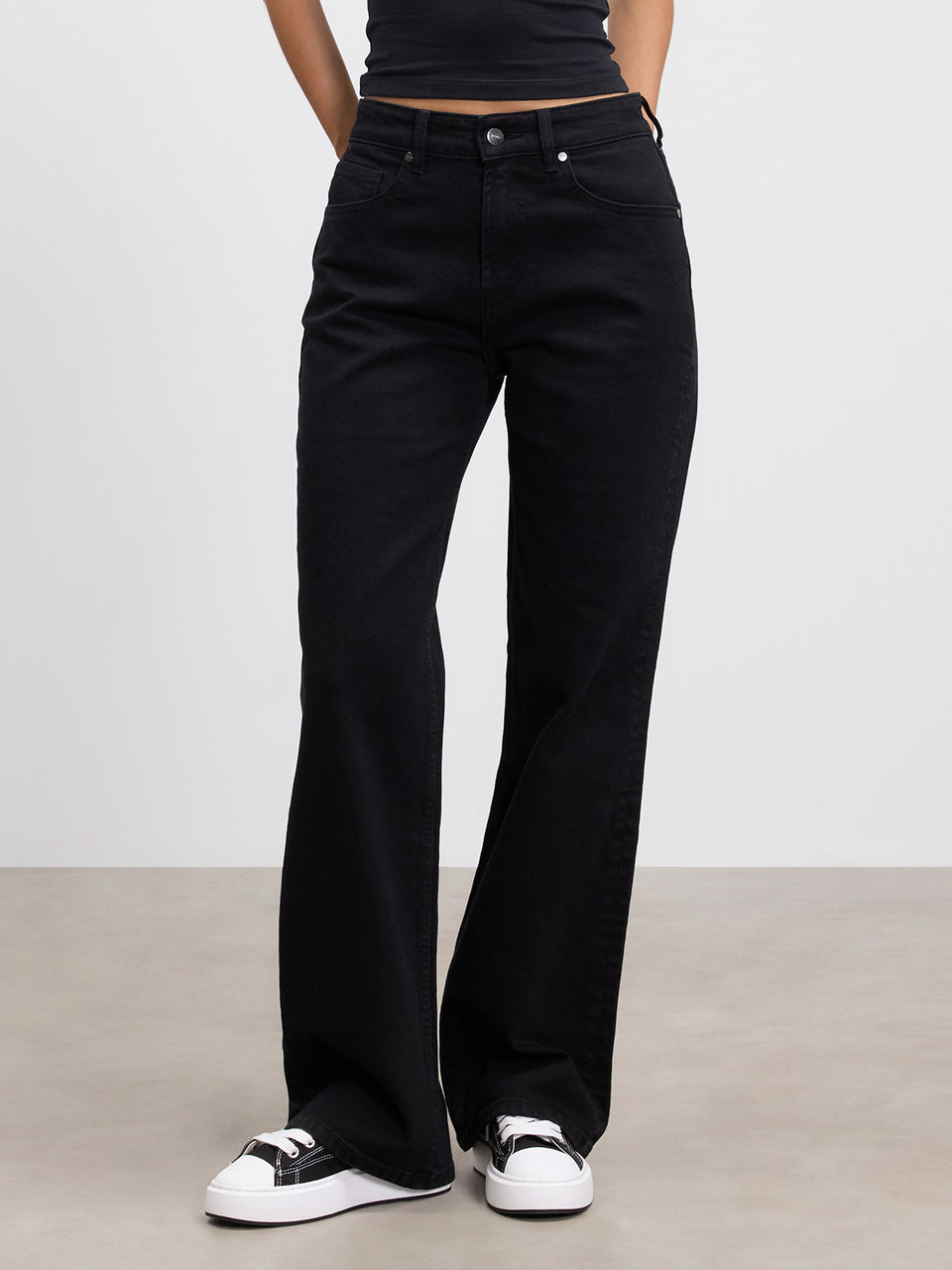 Womens Mid Rise Straight Denim Jean in Black