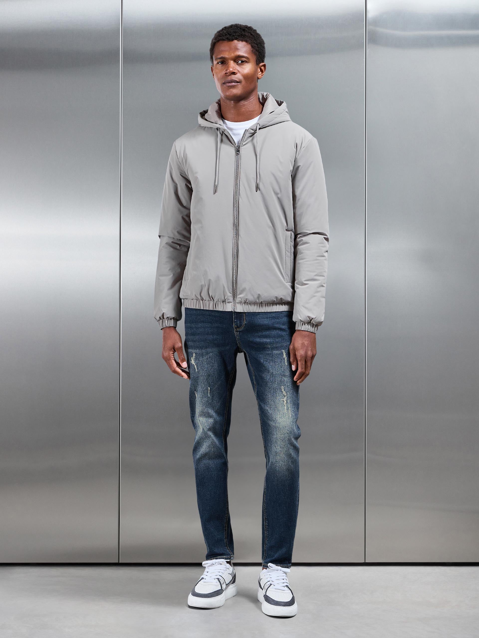 Distressed Denim Jeans in Vintage Blue