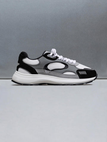 Circuit Trainer in White Black