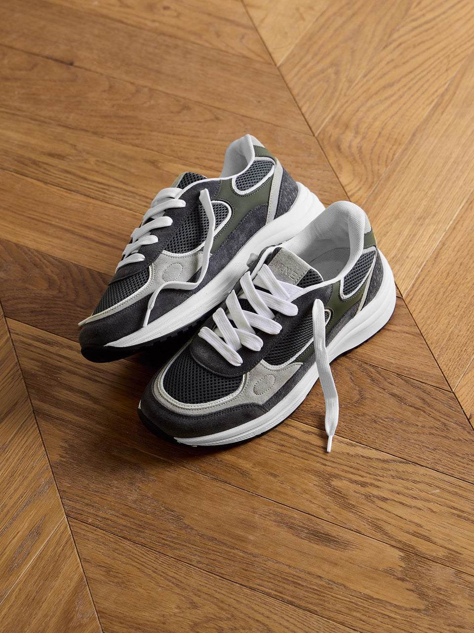 Apollo Runner in Forest Grey