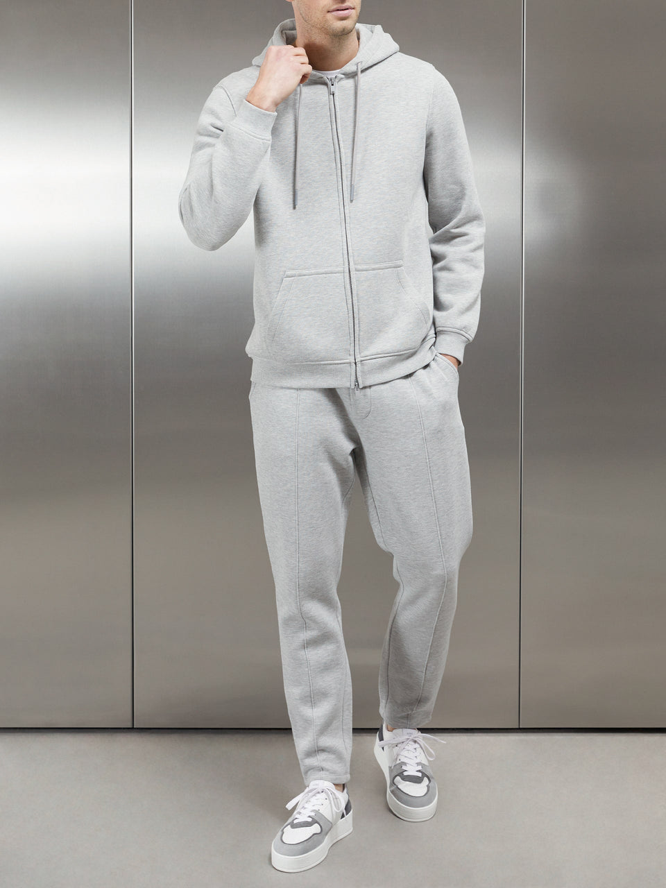 Essential Tapered Jogger in Marl Grey