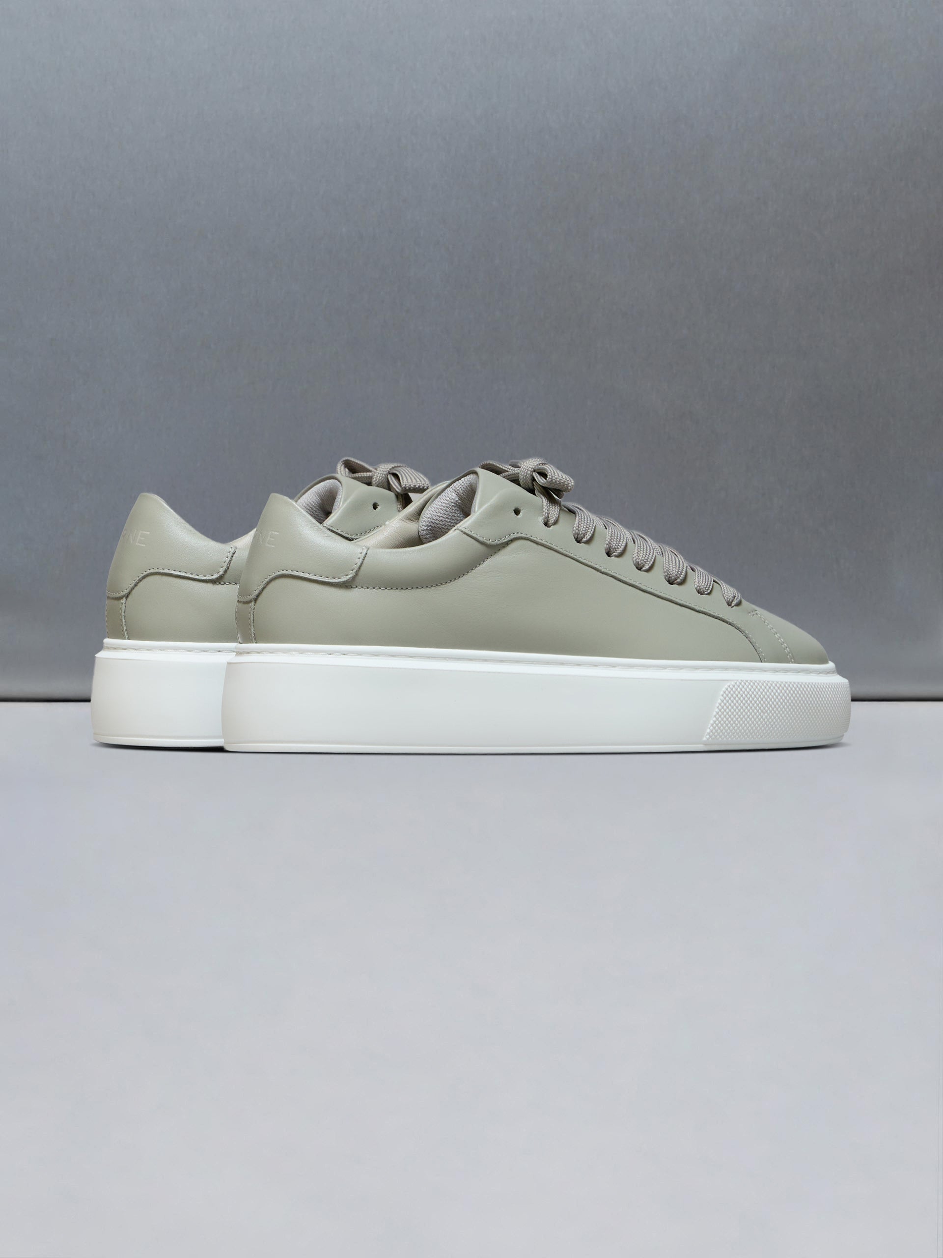 Essential Leather Trainer in Olive