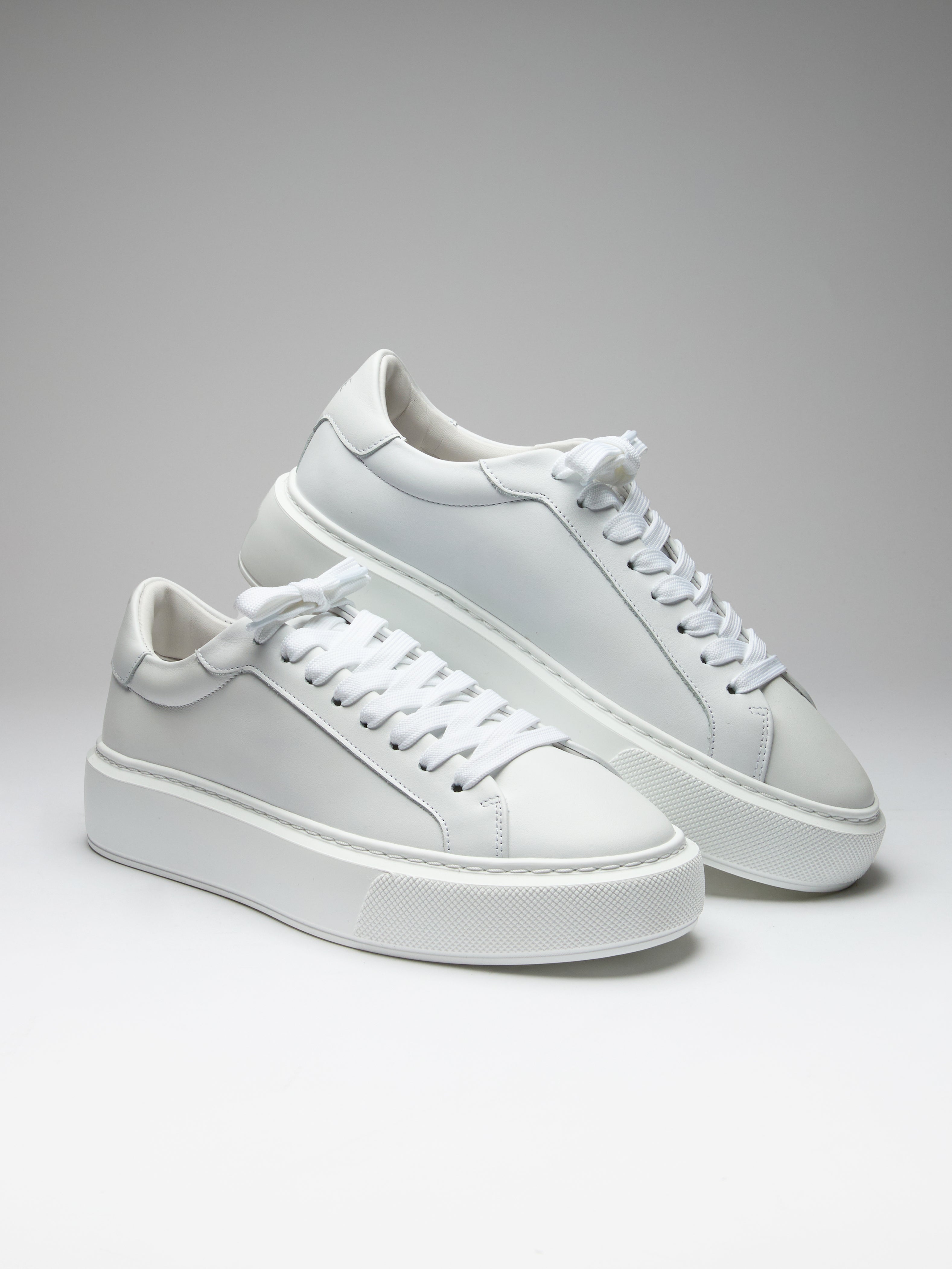 Essential Leather Trainer in White