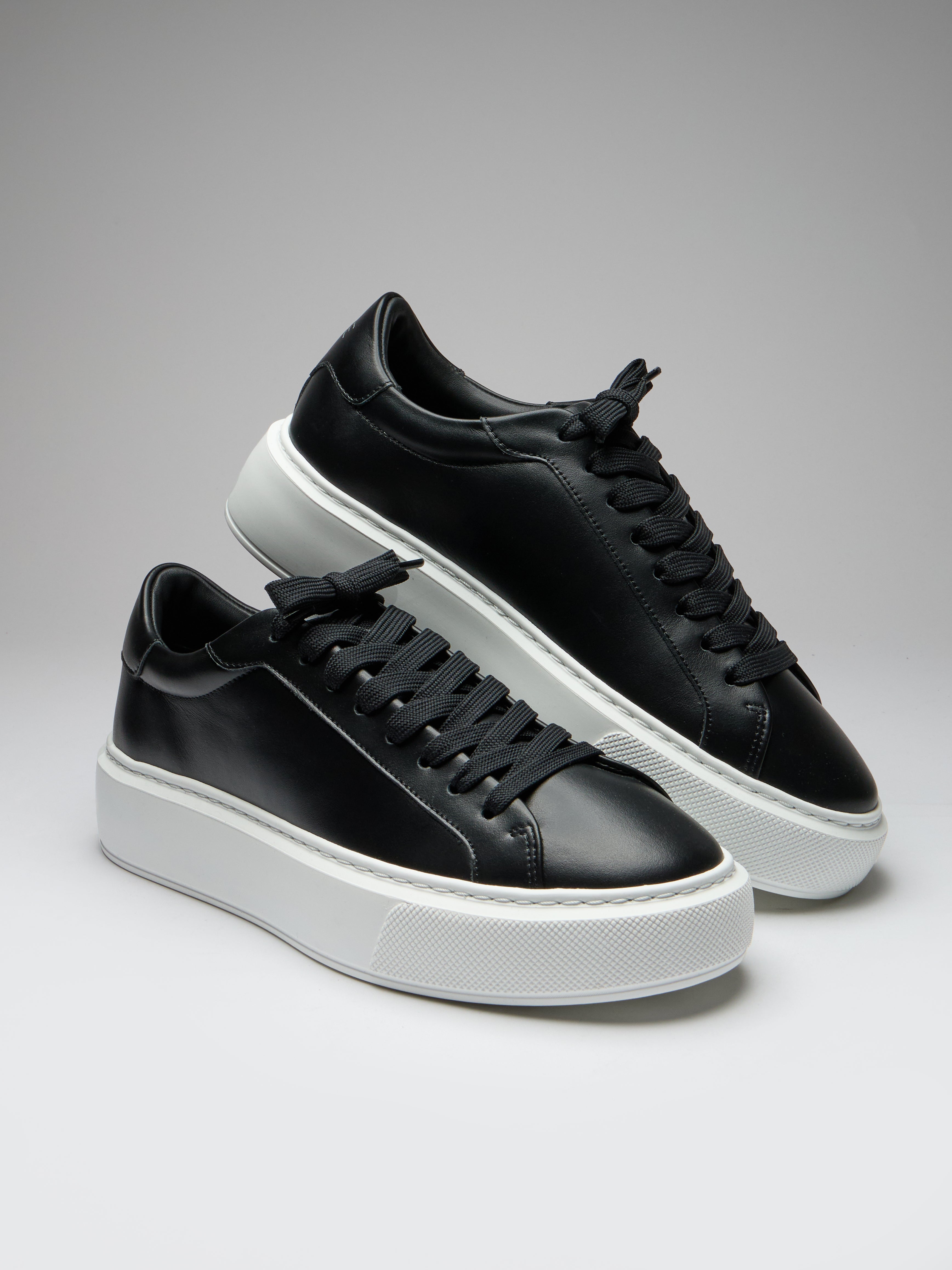 Essential Leather Trainer in Black