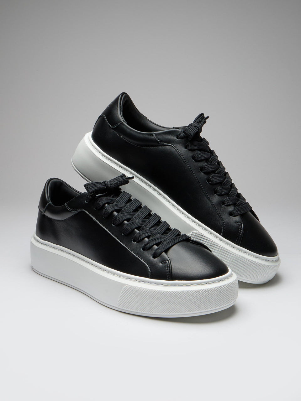Essential Leather Trainer in Black