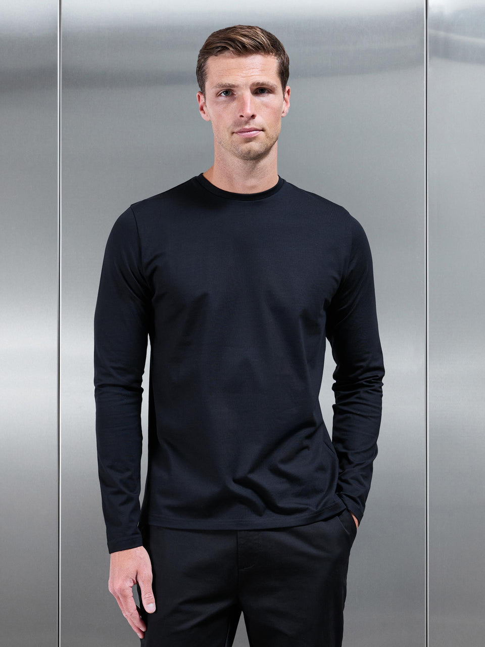 Essential Long Sleeve Slim Fit Stretch T-Shirt in Black