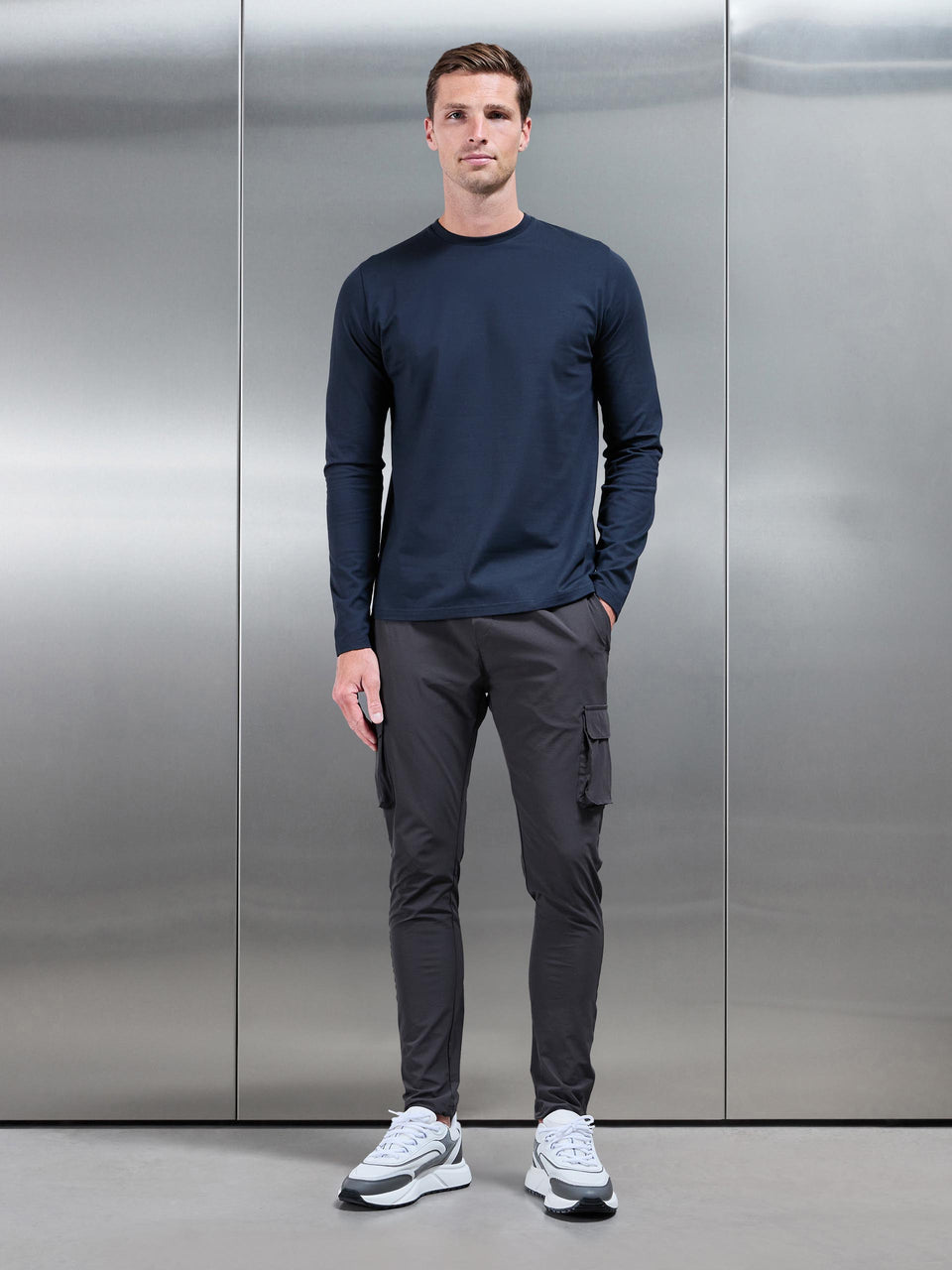 Essential Long Sleeve Slim Fit Stretch T-Shirt in Navy