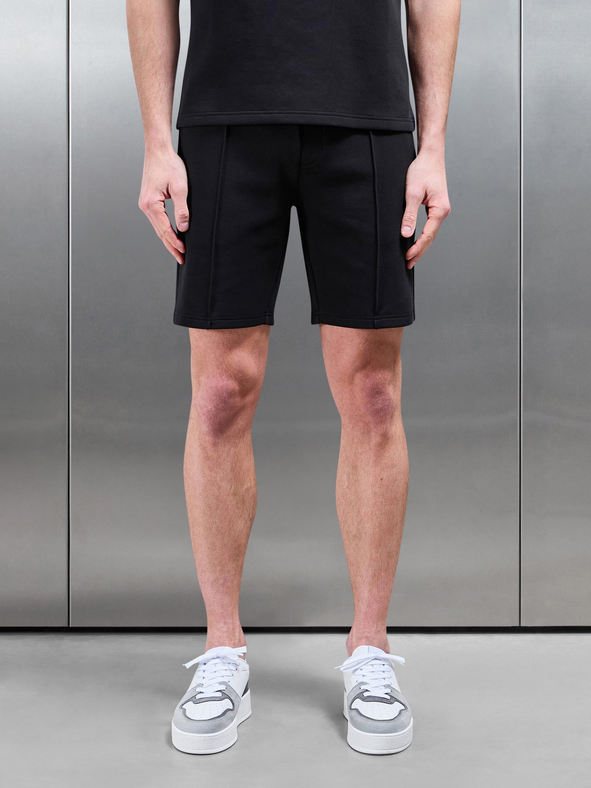 Everyday Luxe Short in Black