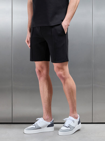 Everyday Luxe Short in Black