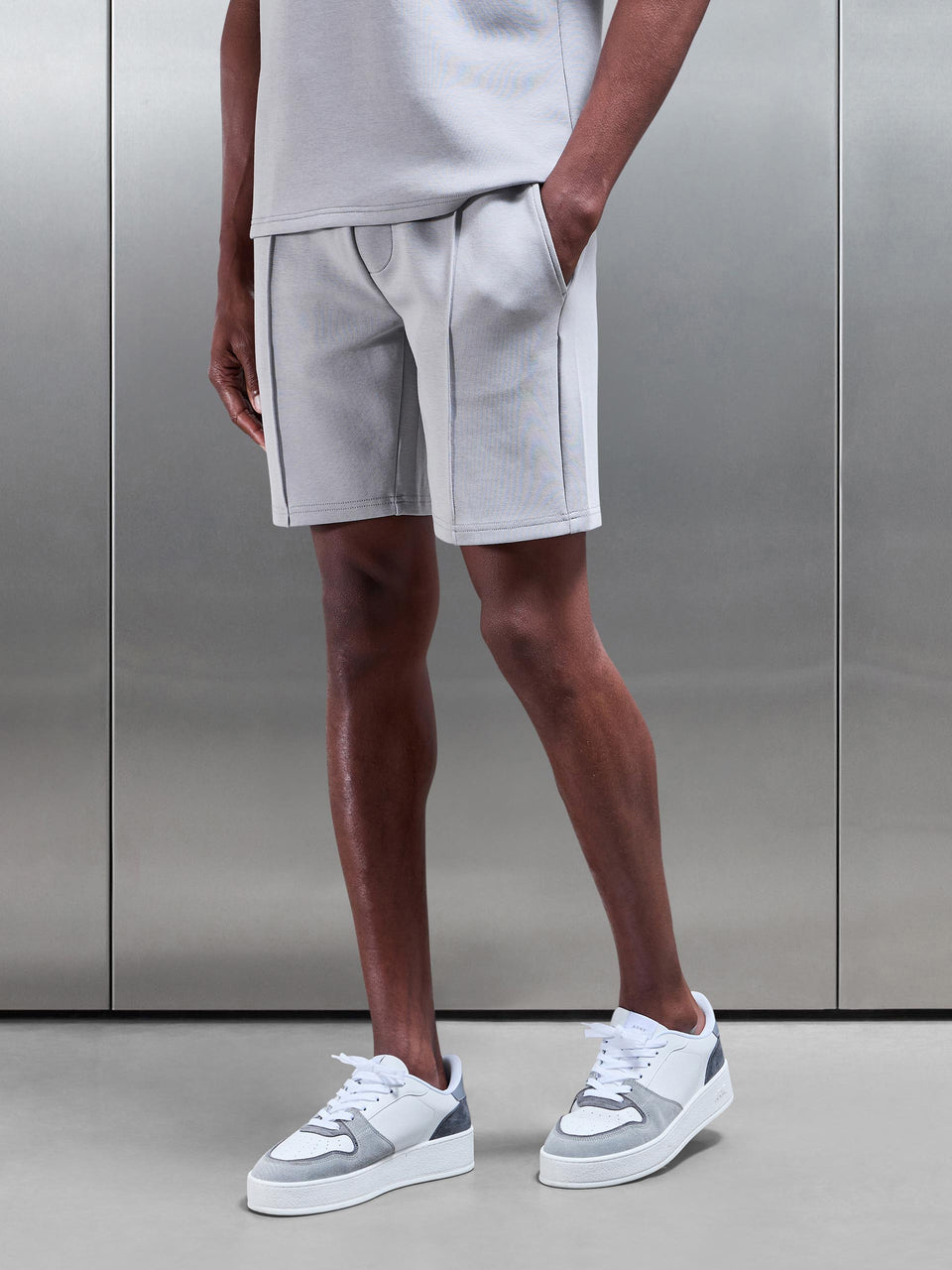 Everyday Luxe Short in Mid Grey
