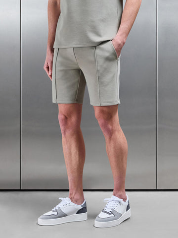 Everyday Luxe Short in Stone
