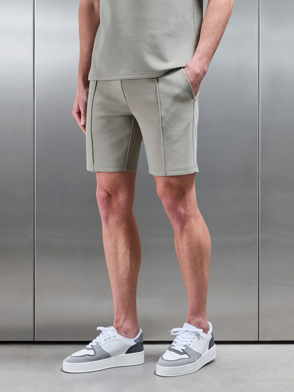 Everyday Luxe Short in Stone