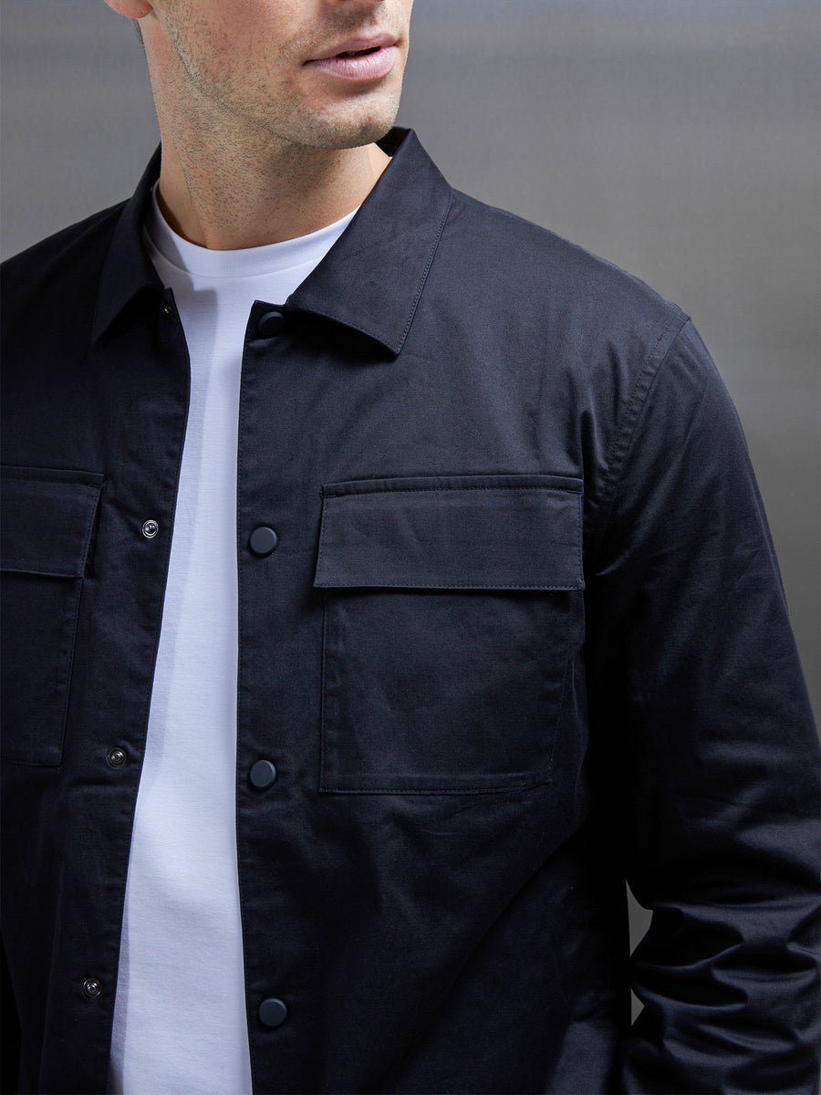 Essential Overshirt in Black