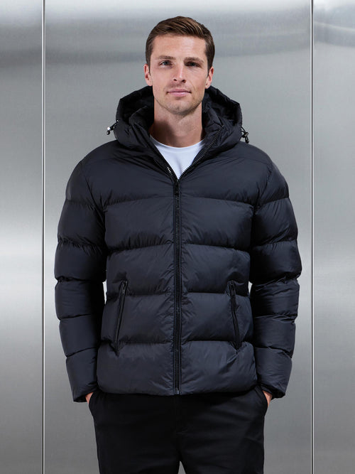 Essential Short Puffer Jacket in Black