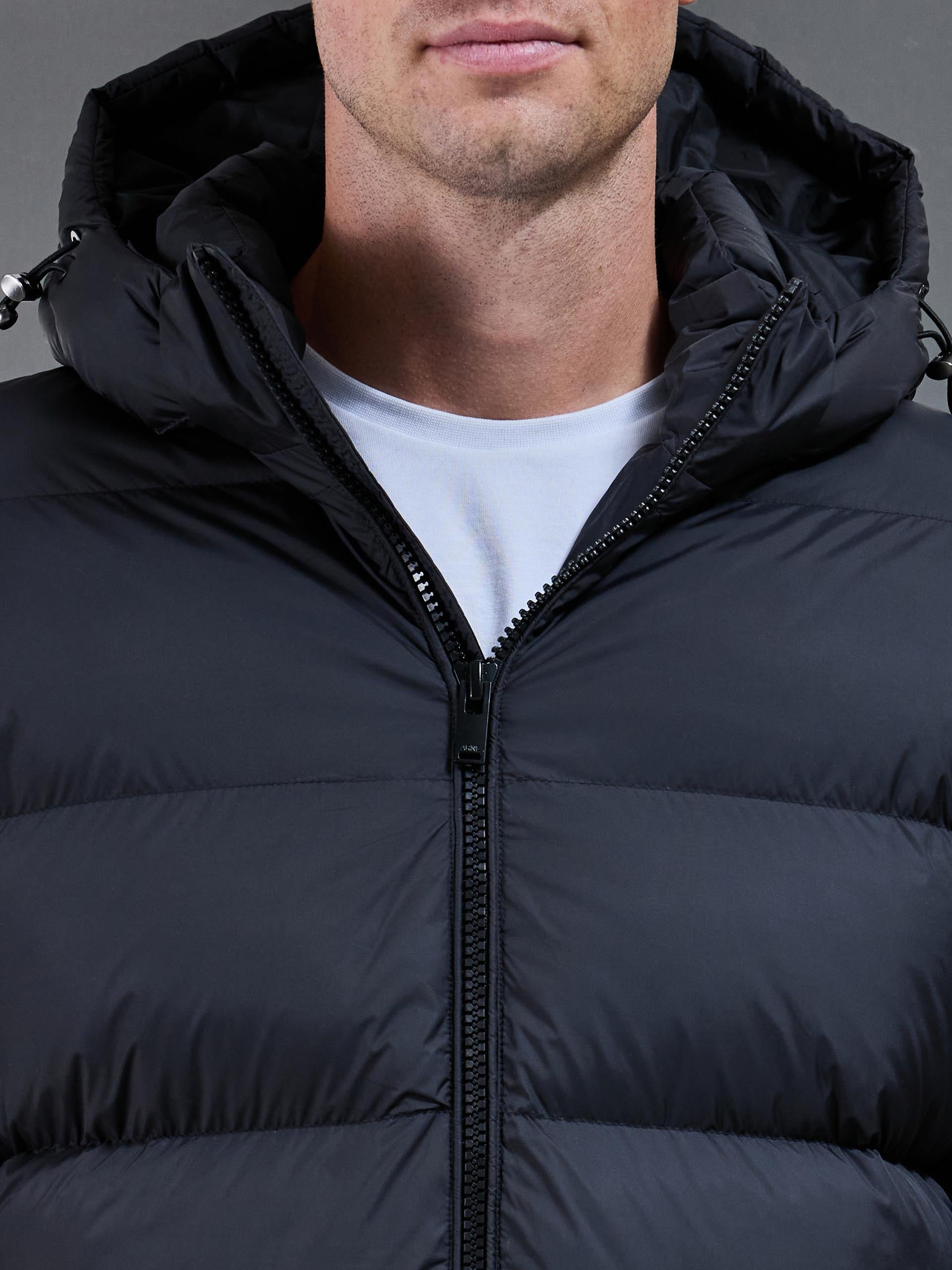 Essential Short Puffer Jacket in Black