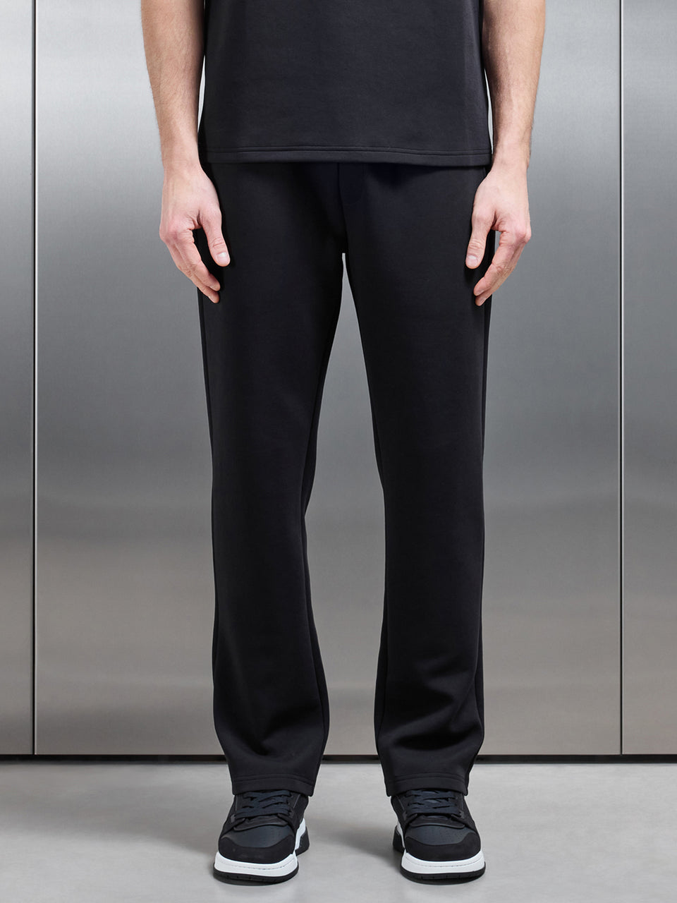 Essential Luxe Straight Leg Jogger in Black