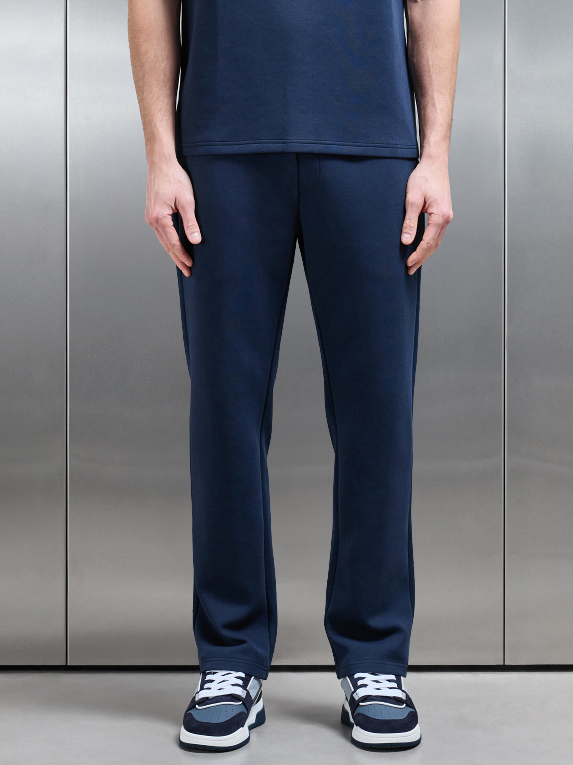 Everyday Luxe Straight Leg Jogger in Navy