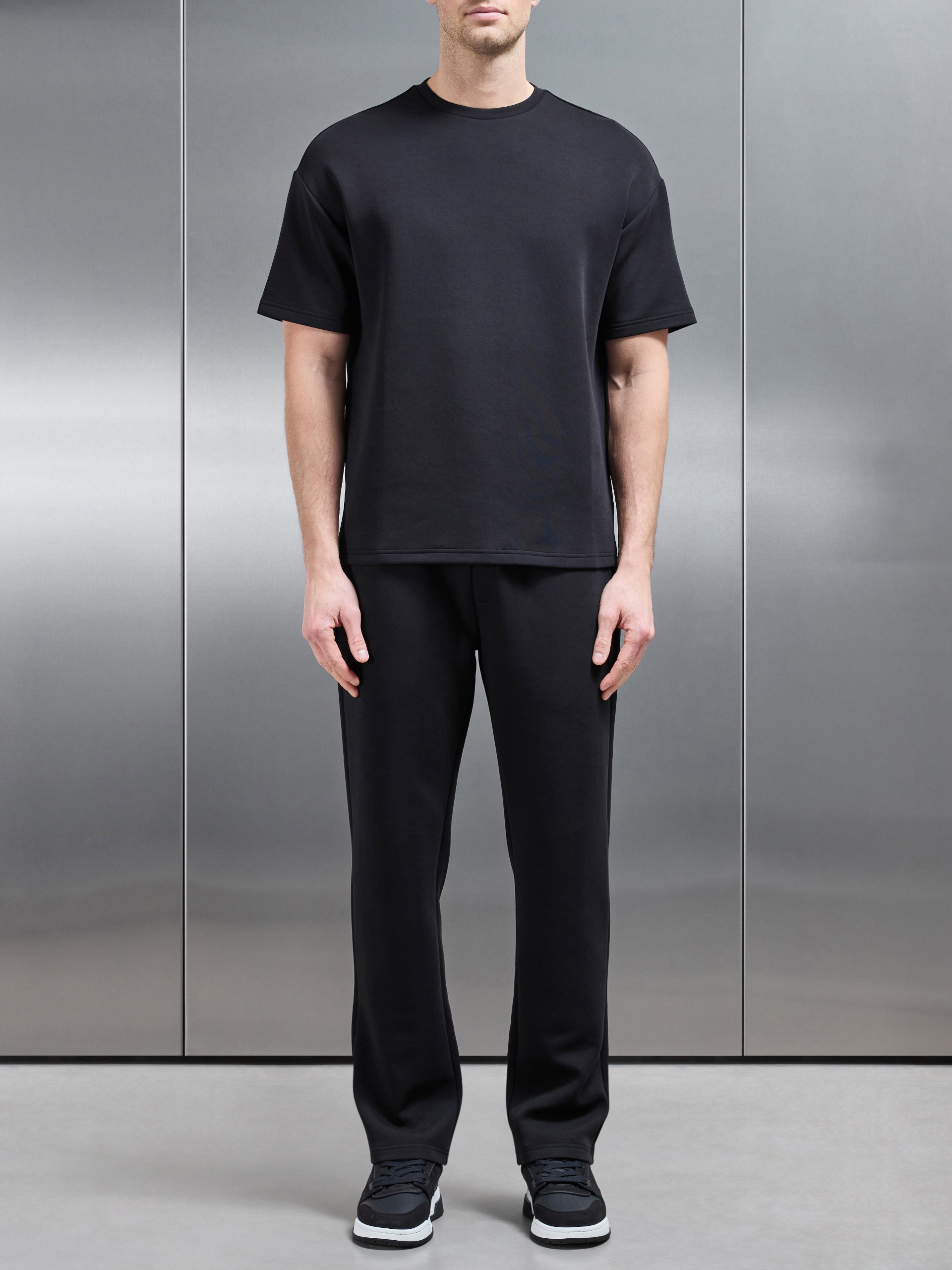 Everyday Luxe Relaxed T-Shirt in Black