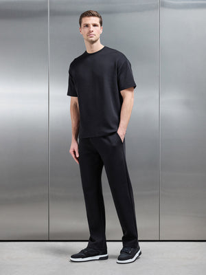 Everyday Luxe Straight Leg Jogger in Black