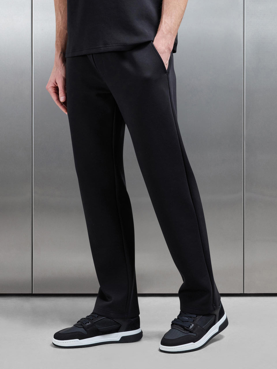 Everyday Luxe Straight Leg Jogger in Black