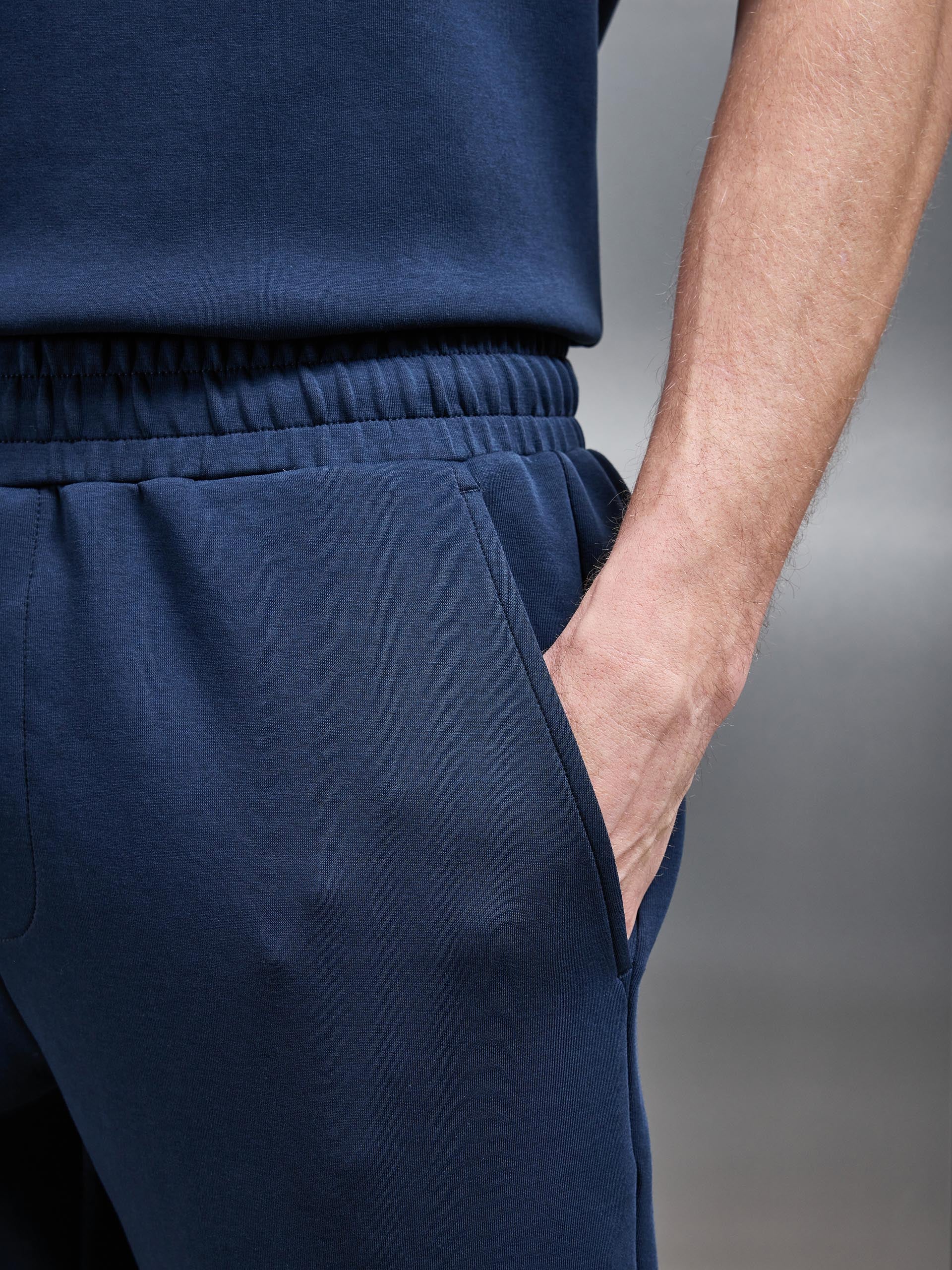 Everyday Luxe Straight Leg Jogger in Navy
