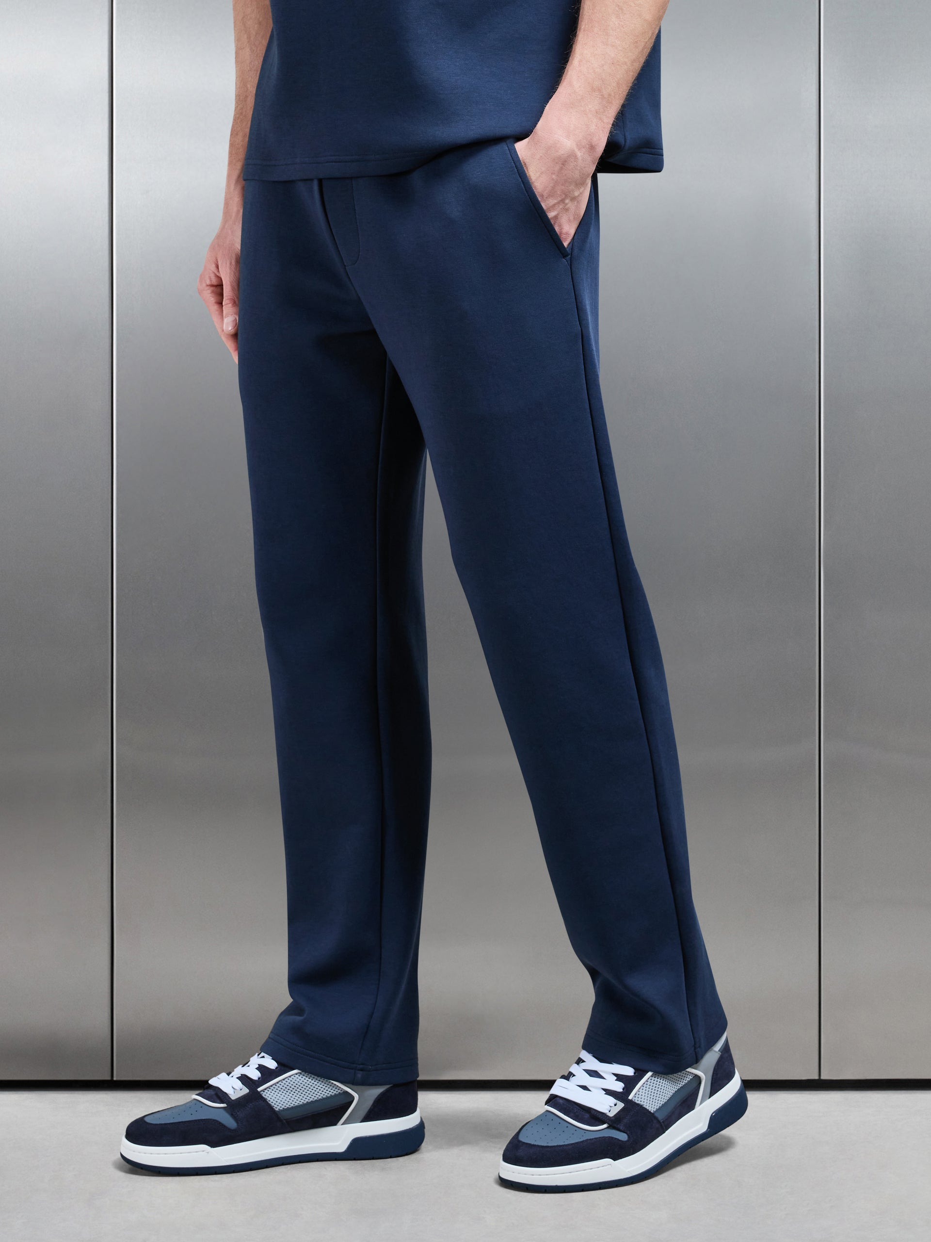 Everyday Luxe Straight Leg Jogger in Navy
