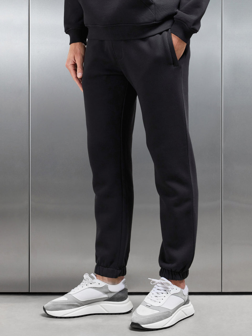 Essential Relaxed Fit Cuffed Jogger in Black