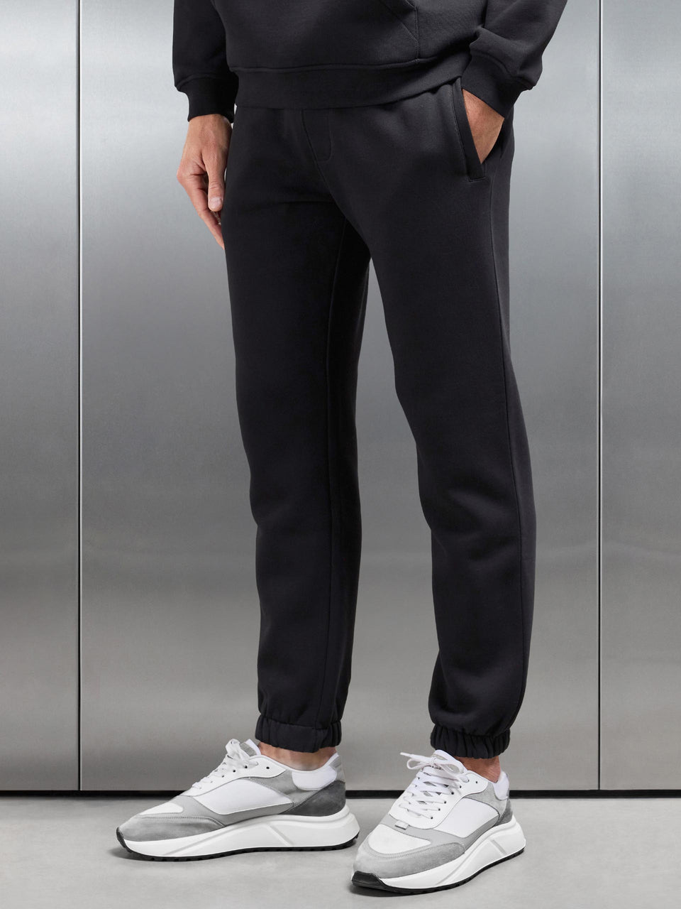 Essential Relaxed Fit Cuffed Jogger in Black