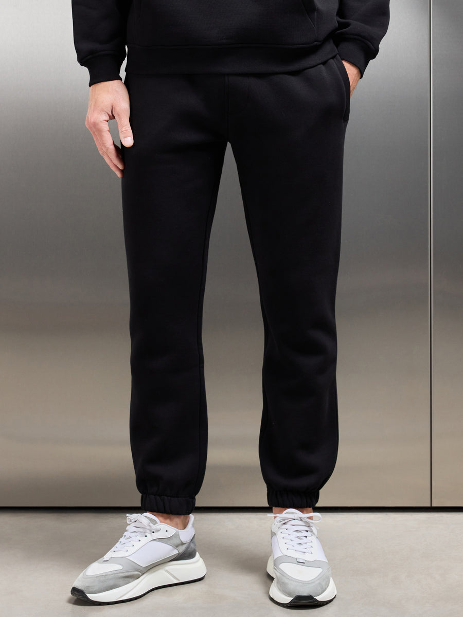 Essential Relaxed Fit Cuffed Jogger in Black