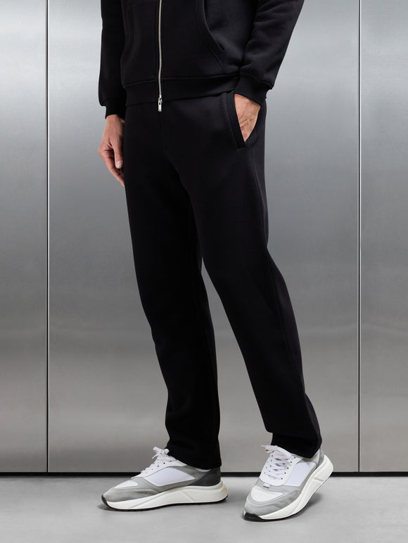 Essential Straight Leg Jogger in Black