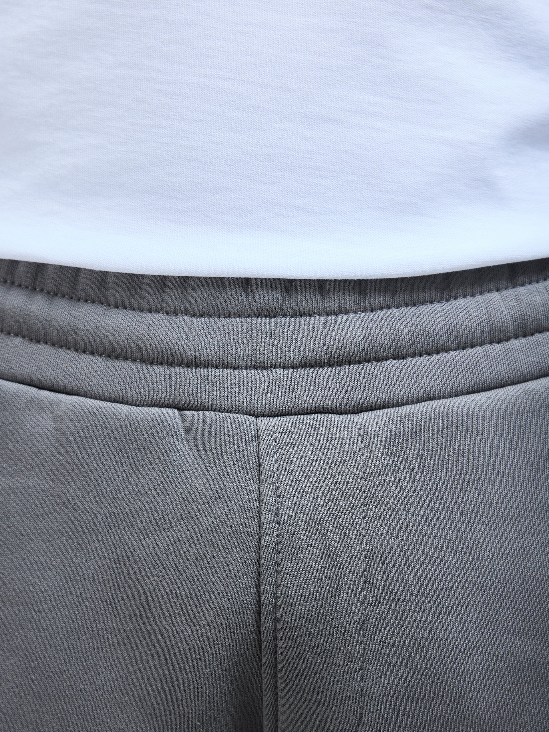 Essential Straight Leg Jogger in Grey