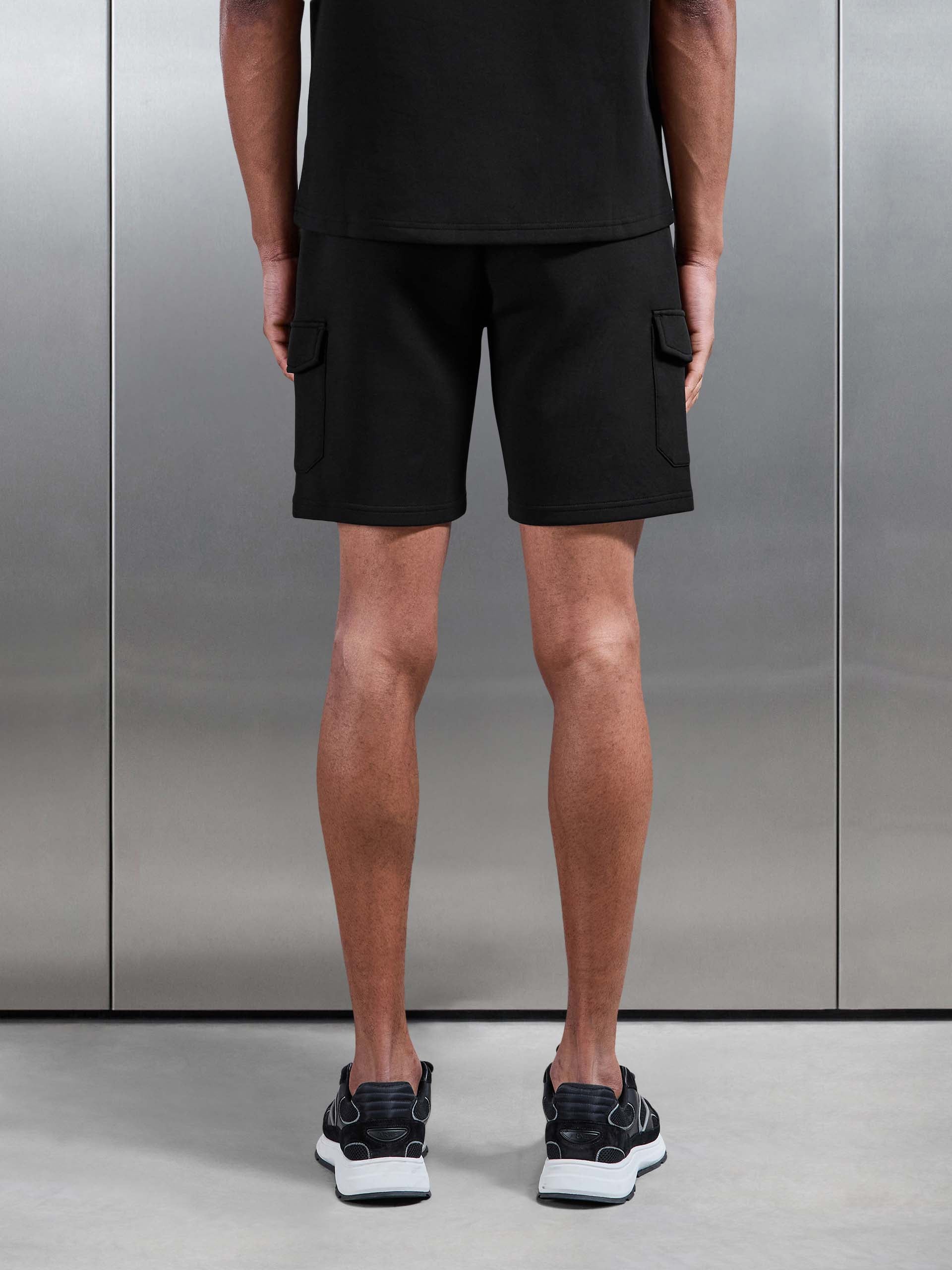 Everyday Luxe Cargo Short in Black