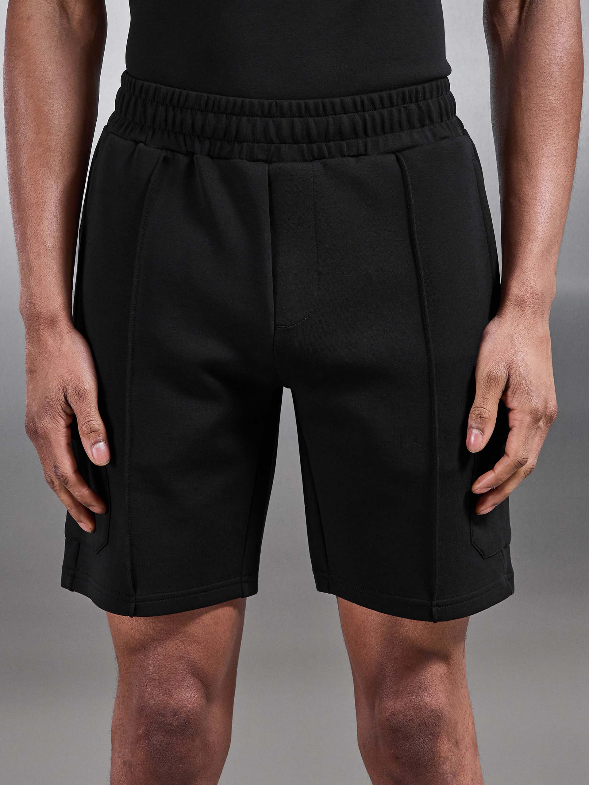Everyday Luxe Cargo Short in Black