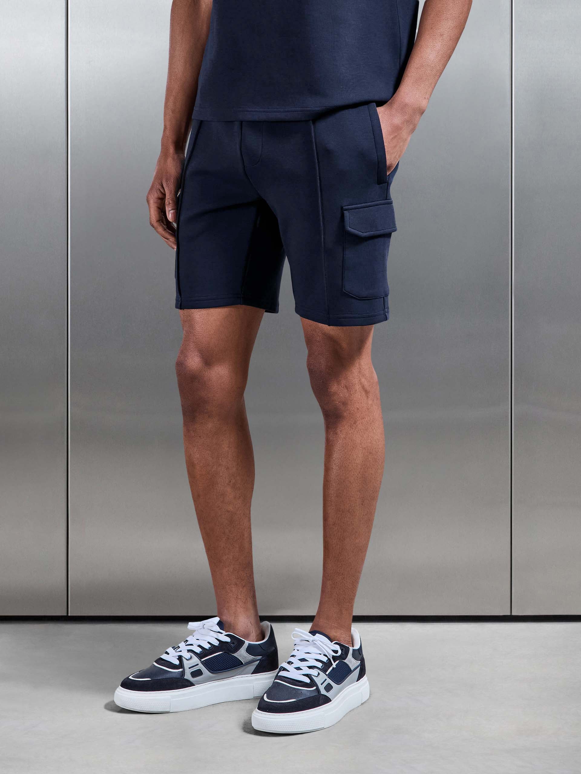 Everyday Luxe Cargo Short in Navy
