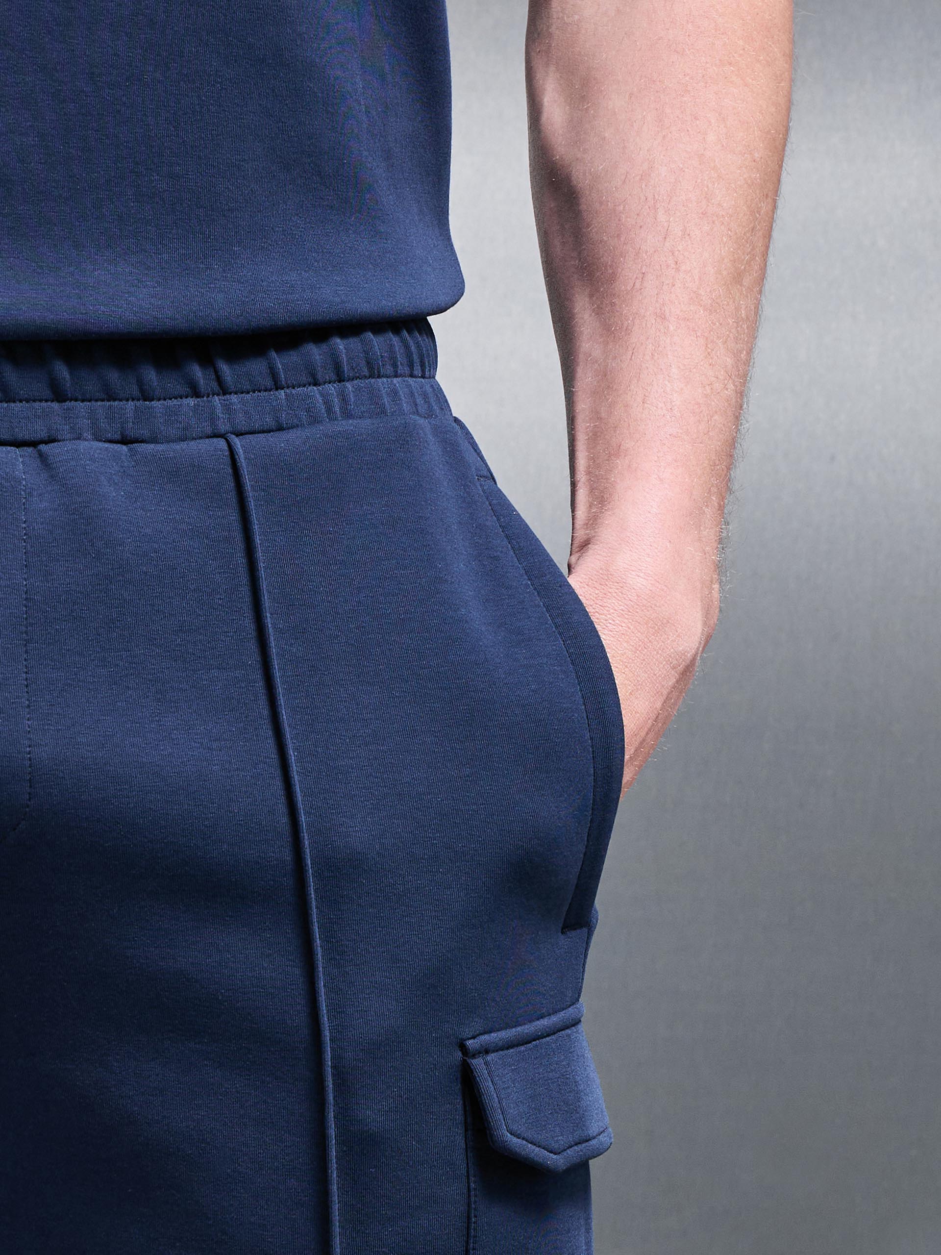 Everyday Luxe Cargo Short in Navy