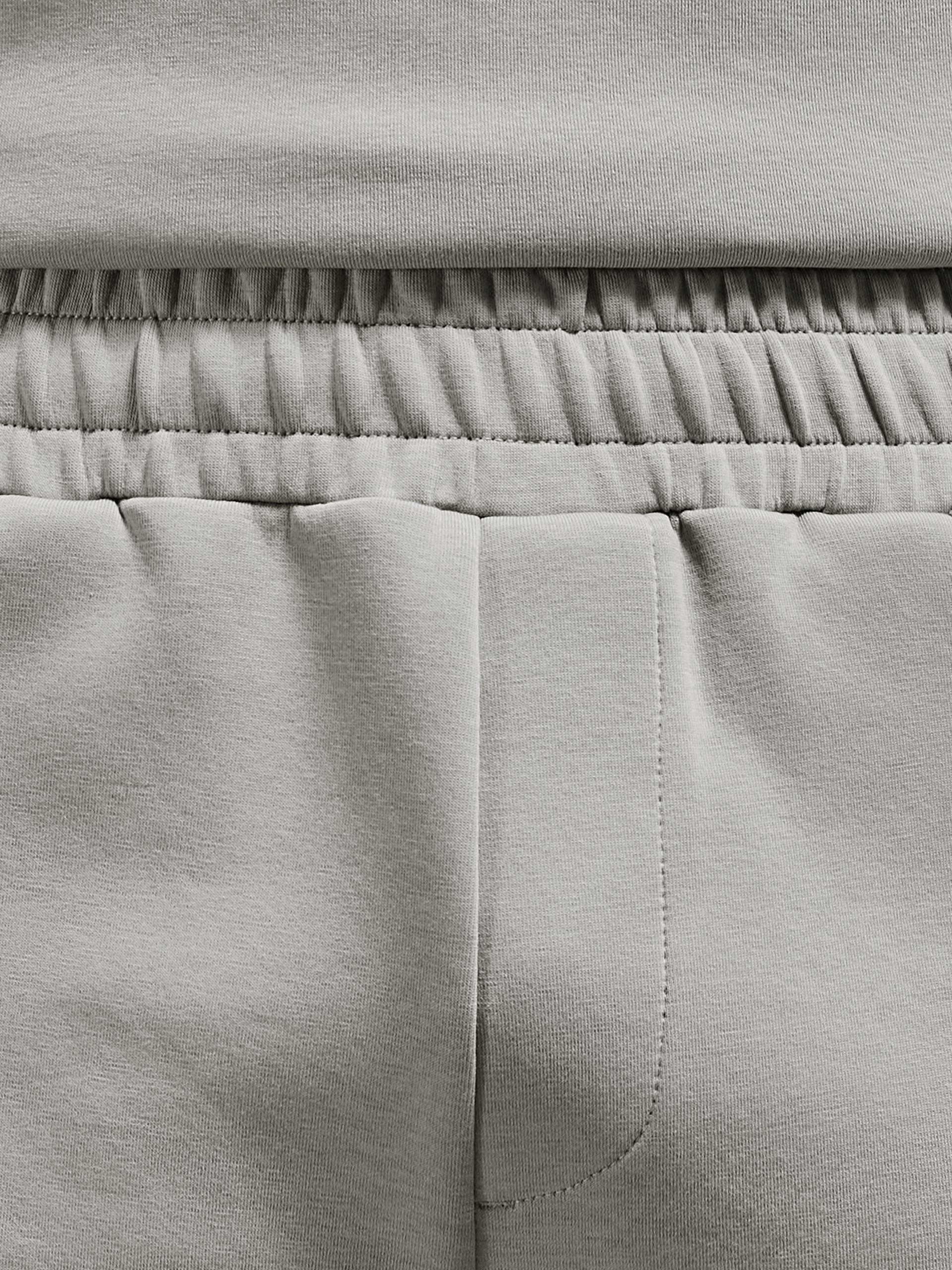 Everyday Luxe Cargo Short in Stone