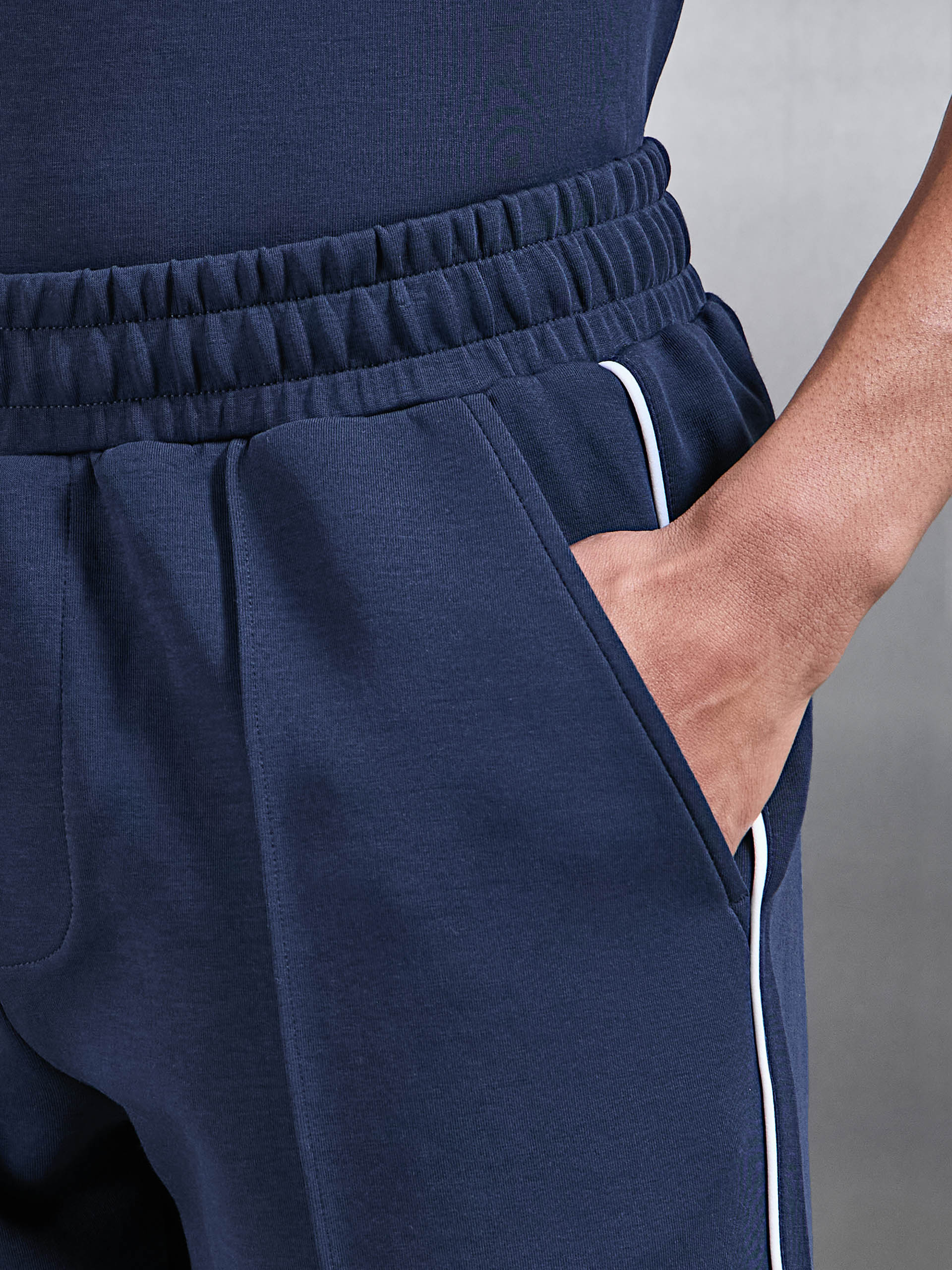 Everyday Luxe Piping Short in Navy