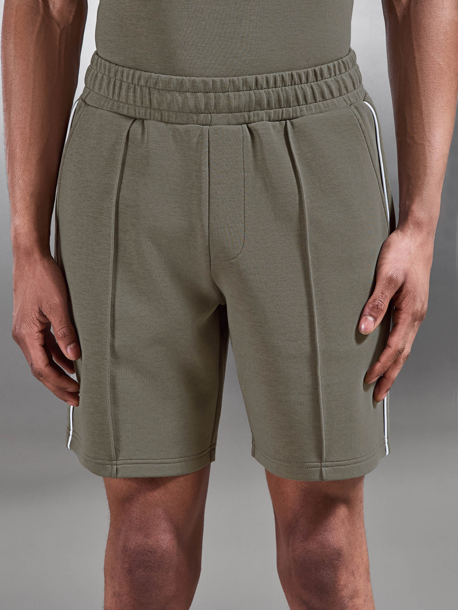 Everyday Luxe Piping Short in Olive