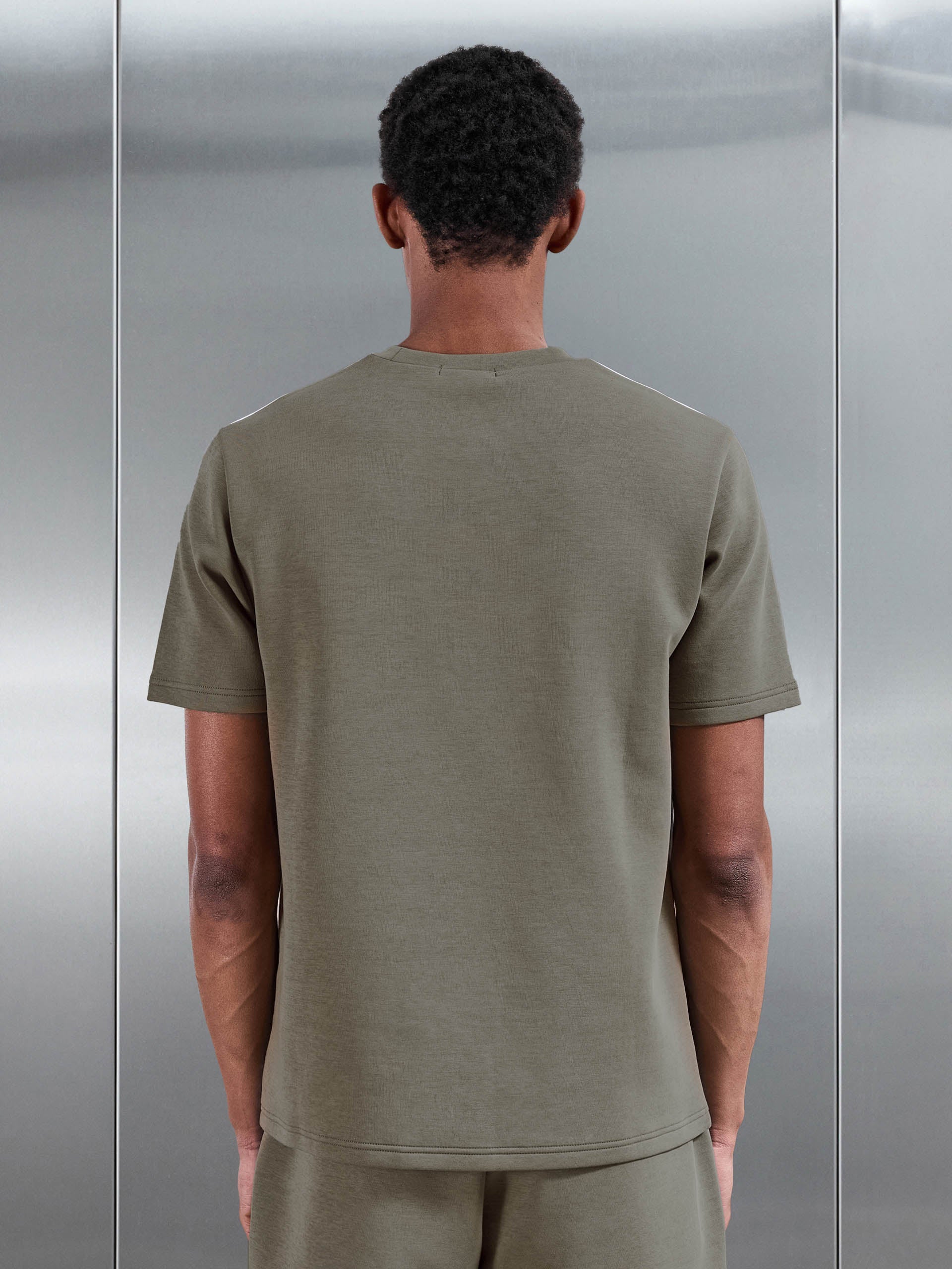 Everyday Luxe Piping T-Shirt in Olive