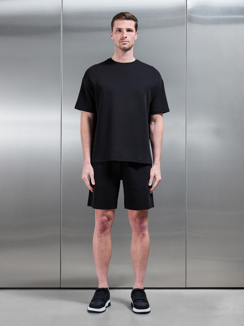 Everyday Luxe Relaxed Short in Black
