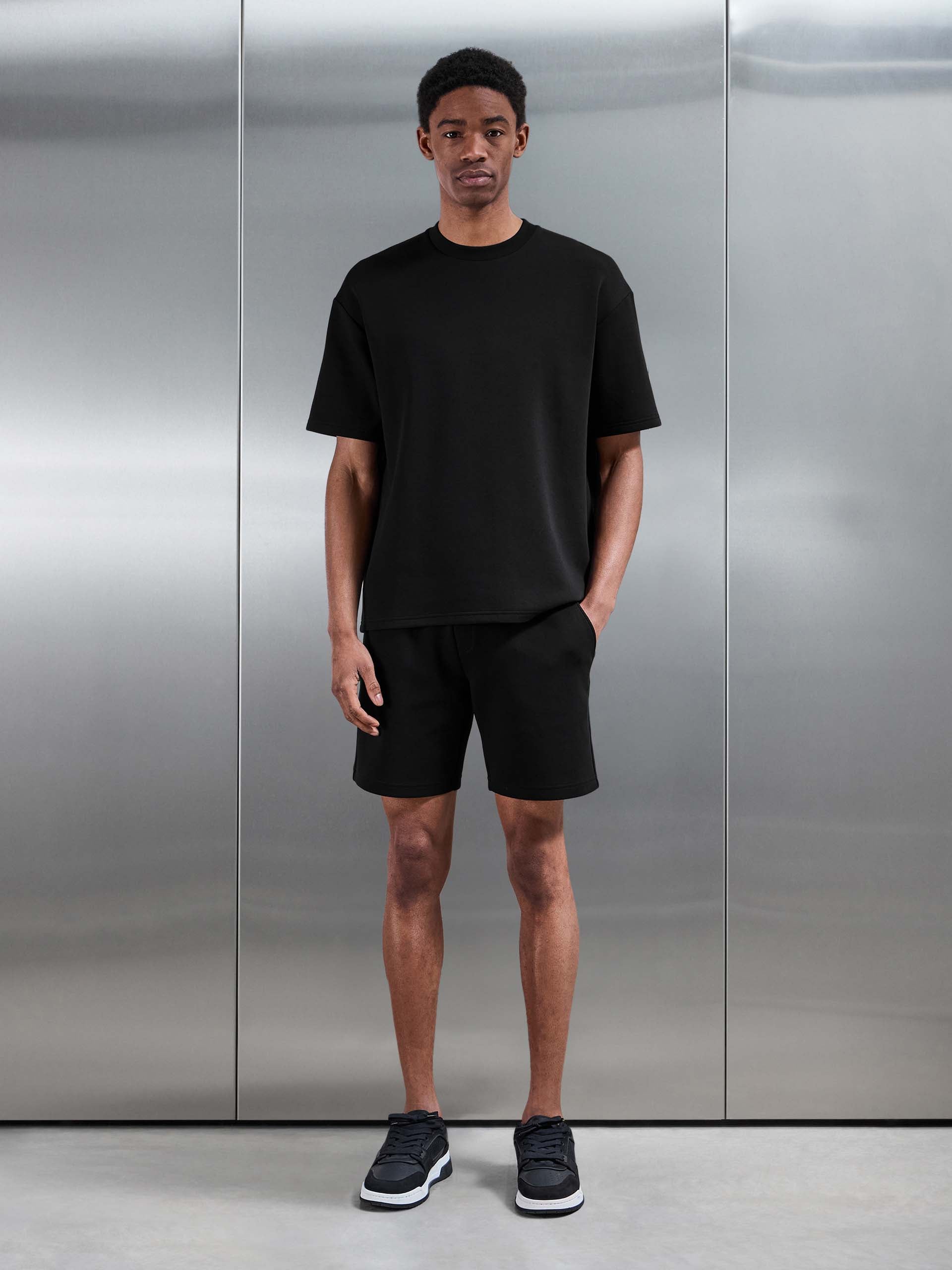 Everyday Luxe Relaxed Short in Black