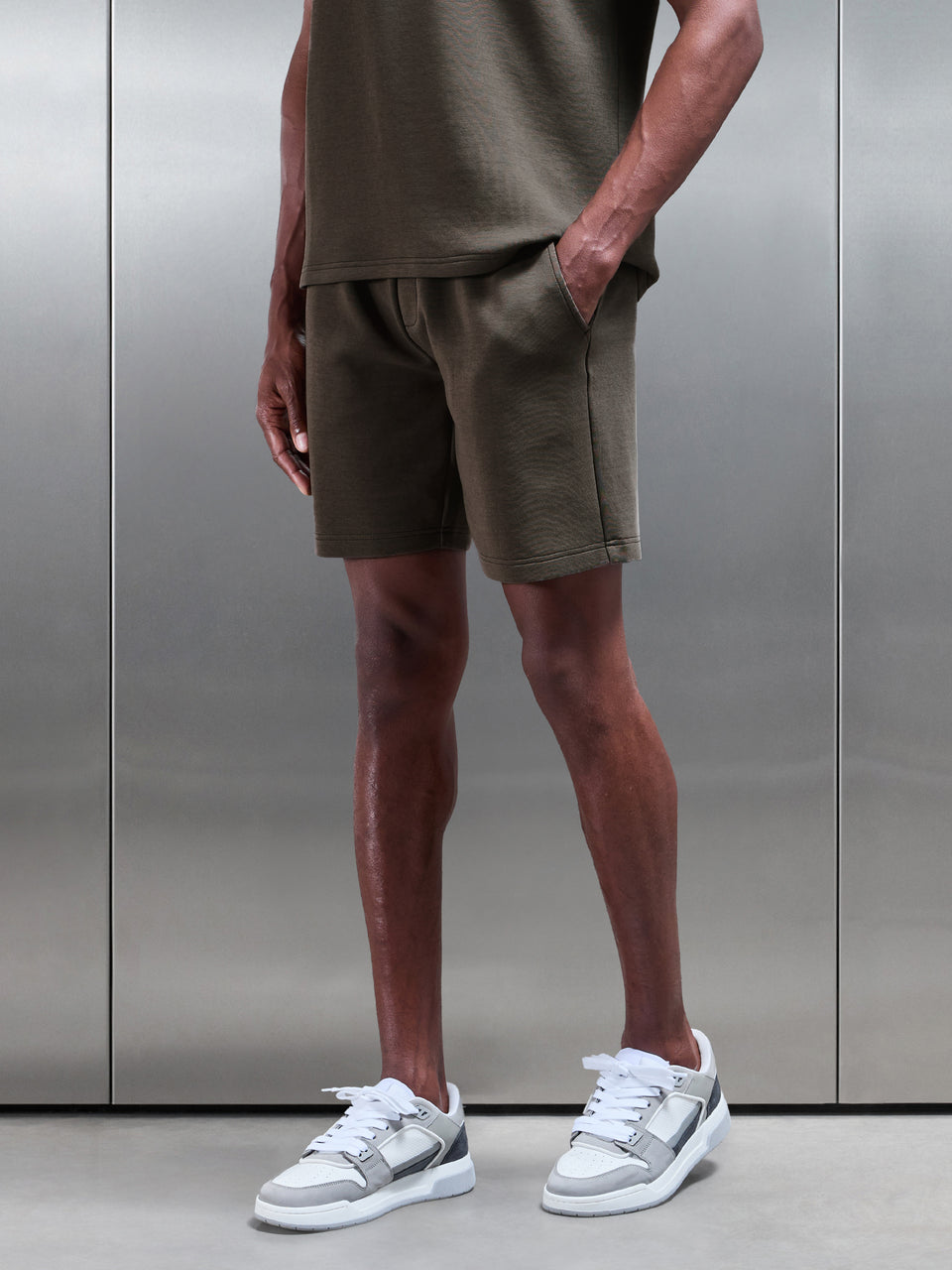 Everyday Luxe Relaxed Short in Brown