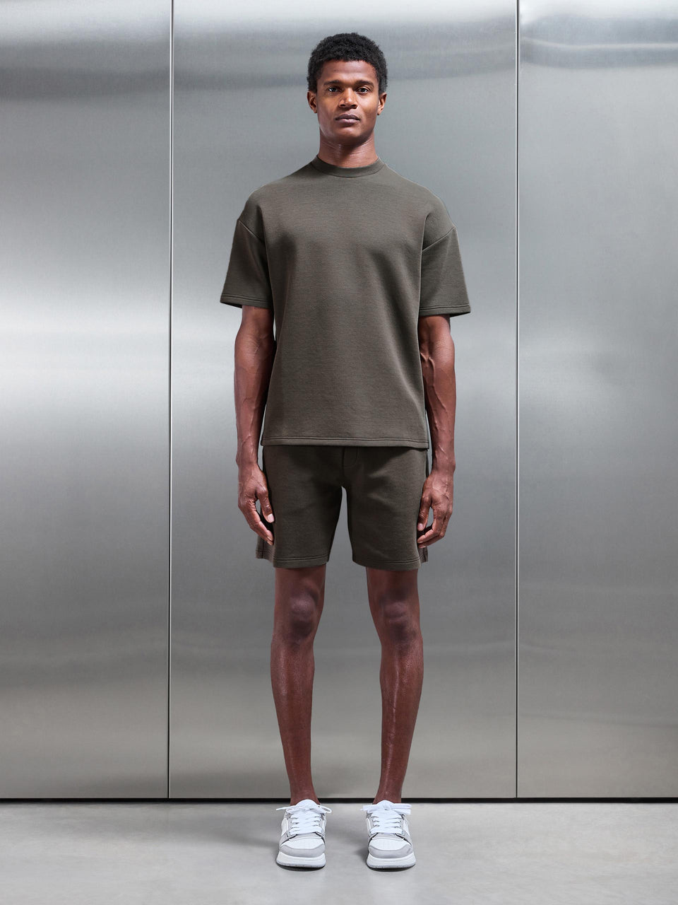 Everyday Luxe Relaxed Short in Brown